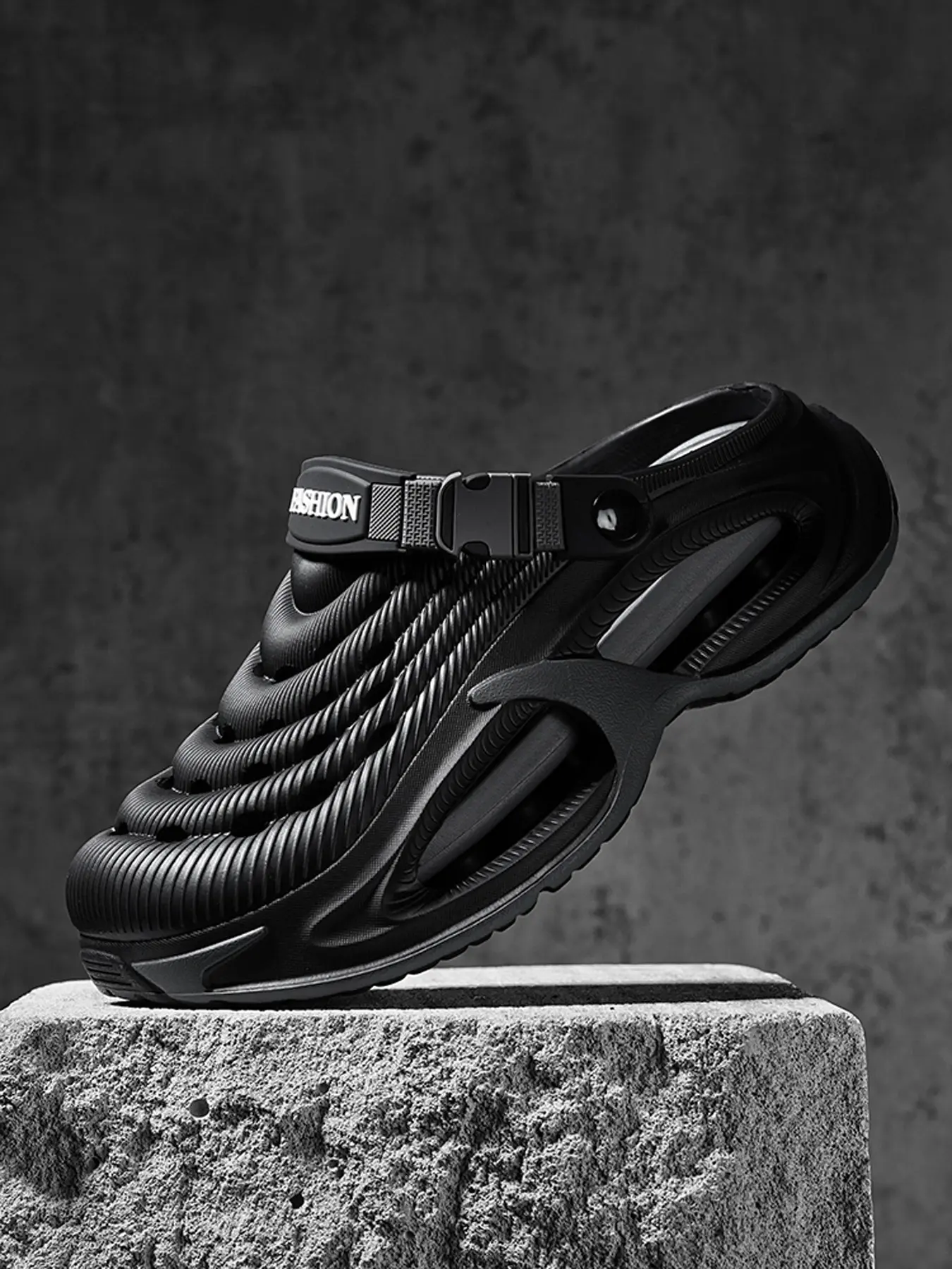 Trendy Male Convertible Hollow Out Clogs, Lightweight Cushioned Clogs, Tech Inspired Grooved Surface, Cushioned Heightened Base, Multi-scene Summer Footwear For City Errands, Seaside Leisure & Outdoor Trekking, Casual Clogs