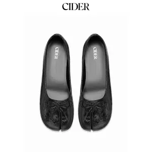 Cider BOWKNOT DECOR SPLIT TOE MARY JANE FLATS