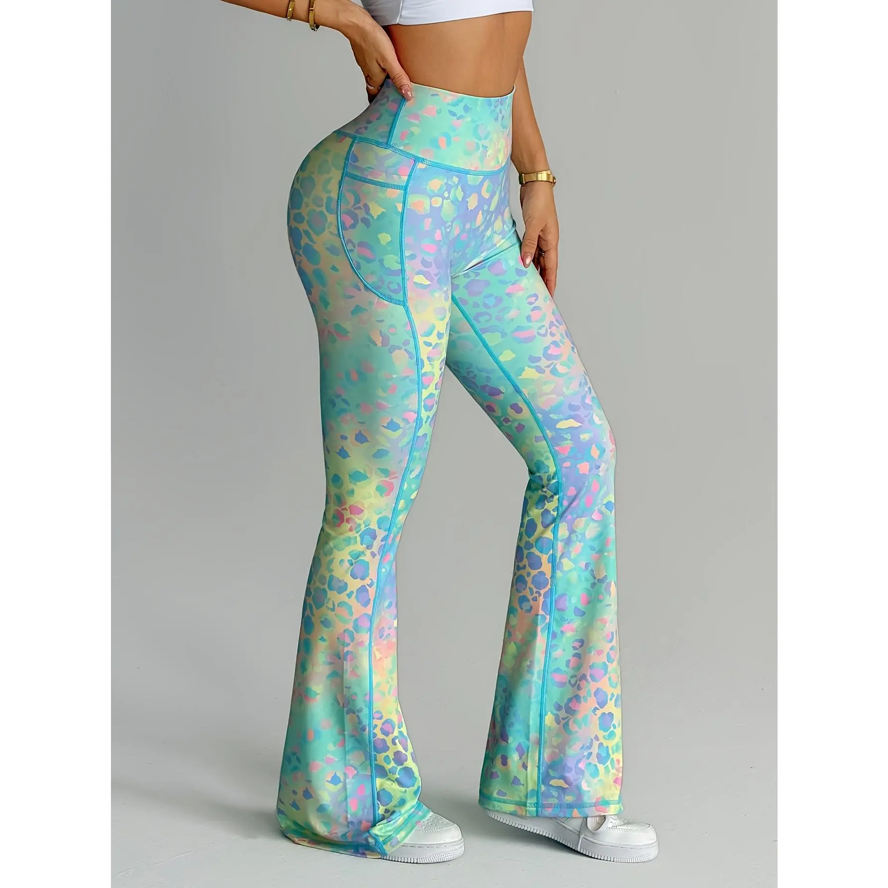Women's High-Waisted Tummy Control Butt Lifting Gradient Leopard Print Flare Leggings - Soft Stretch, Non-Sheer, Pockets, Body Goals, Gym Baddie, Athleisure Wear, Sporty Chic, Womens Fitness for Gym, Casual Wear, Workout Outfit Inspo, All Over Print, Fema