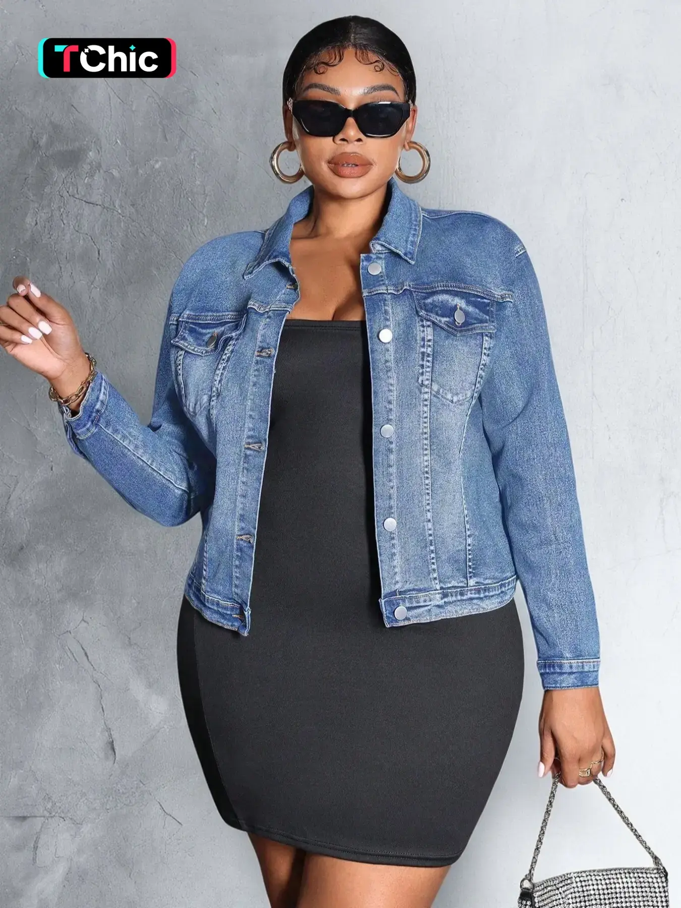 Women's Plus-Size Vintage Casual Long Sleeve Light Wash Denim Jacket with Button Closure, Stretchy Fabric, Retro Fashion All-Season Jacket for Daily Wear