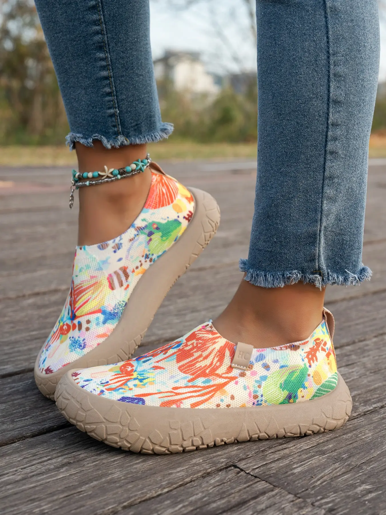 New Women's Tropical Fish Shell Print Slip-On Sneakers, Soft Thick Rubber Sole, Breathable Mesh, Lightweight Anti-Slip, Casual Outdoor Shoes, Breathable Slip Ons, Casual Trendy Shoes