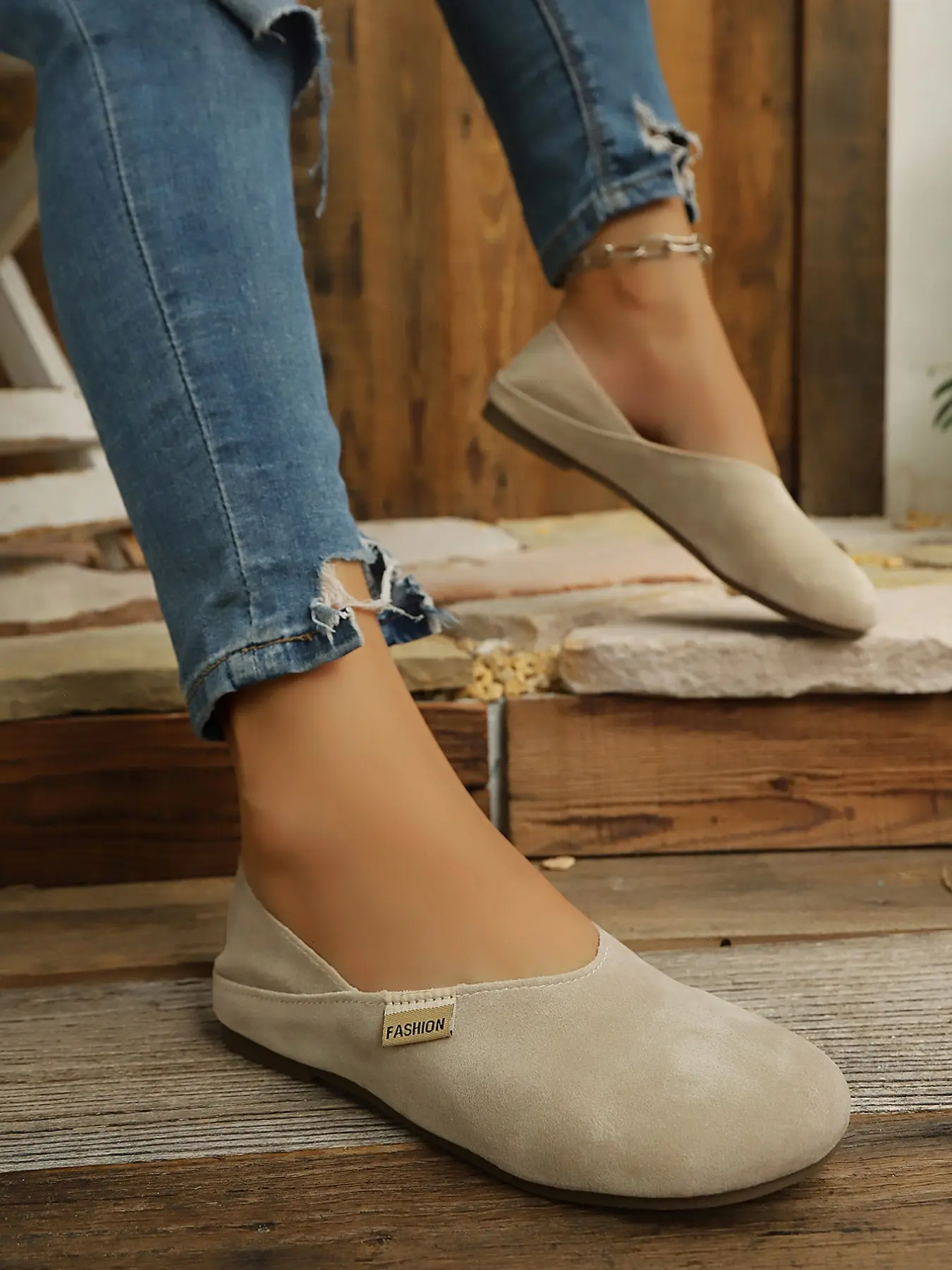 Two-In-One Slip-On Flat Shoes, Vintage Forest Style, Round Toe Loose Fit, Heel-Crush Design, Ideal for Daily Commute, Outdoor Activities, Casual Shopping, Solid Color Flats
