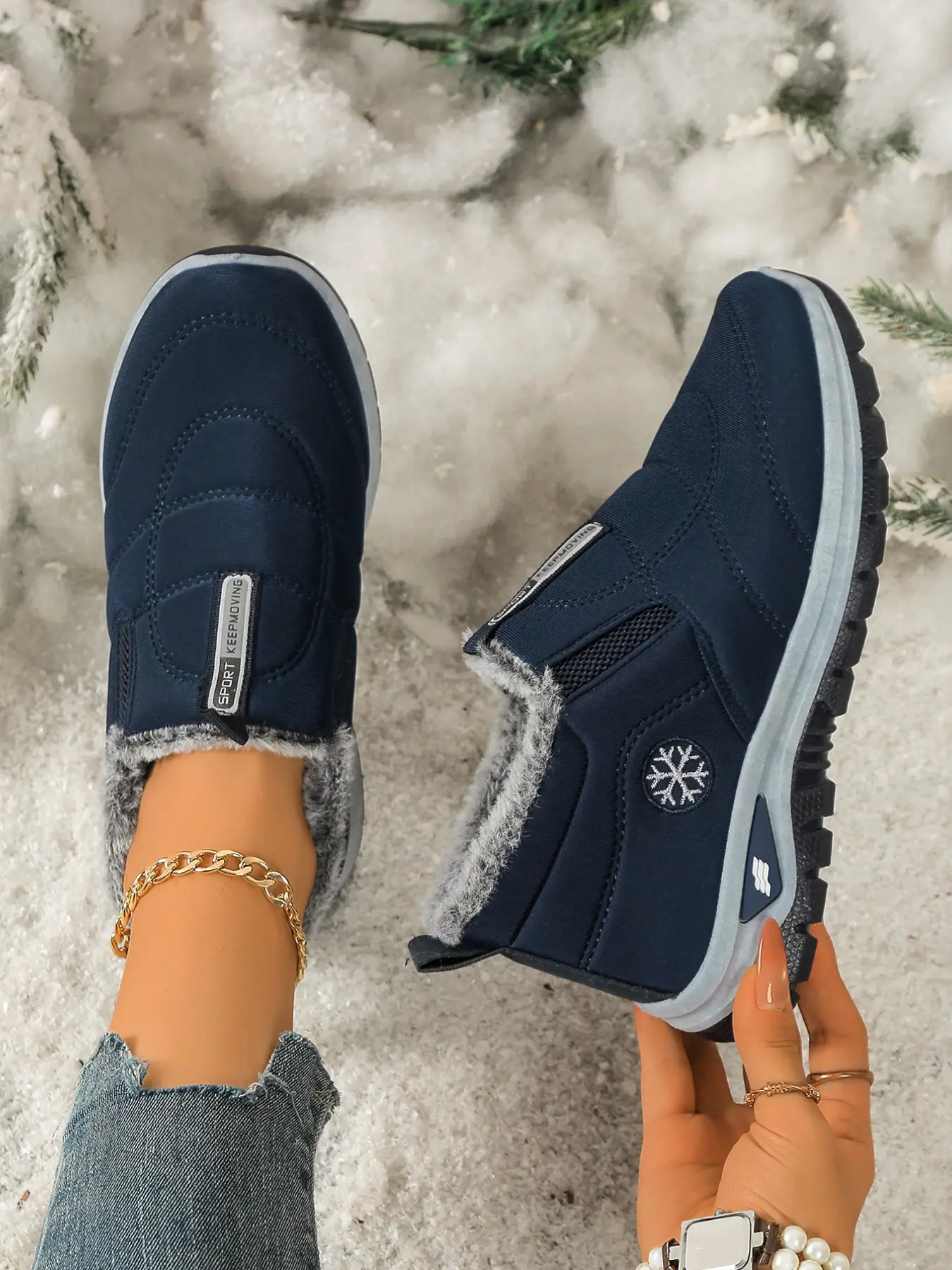 Winter Snowflake Embroidered Women's Snow Boots, Outdoor Warm Cotton Shoes, Lightweight Comfortable Winter Footwear, Elderly Casual Shoes
