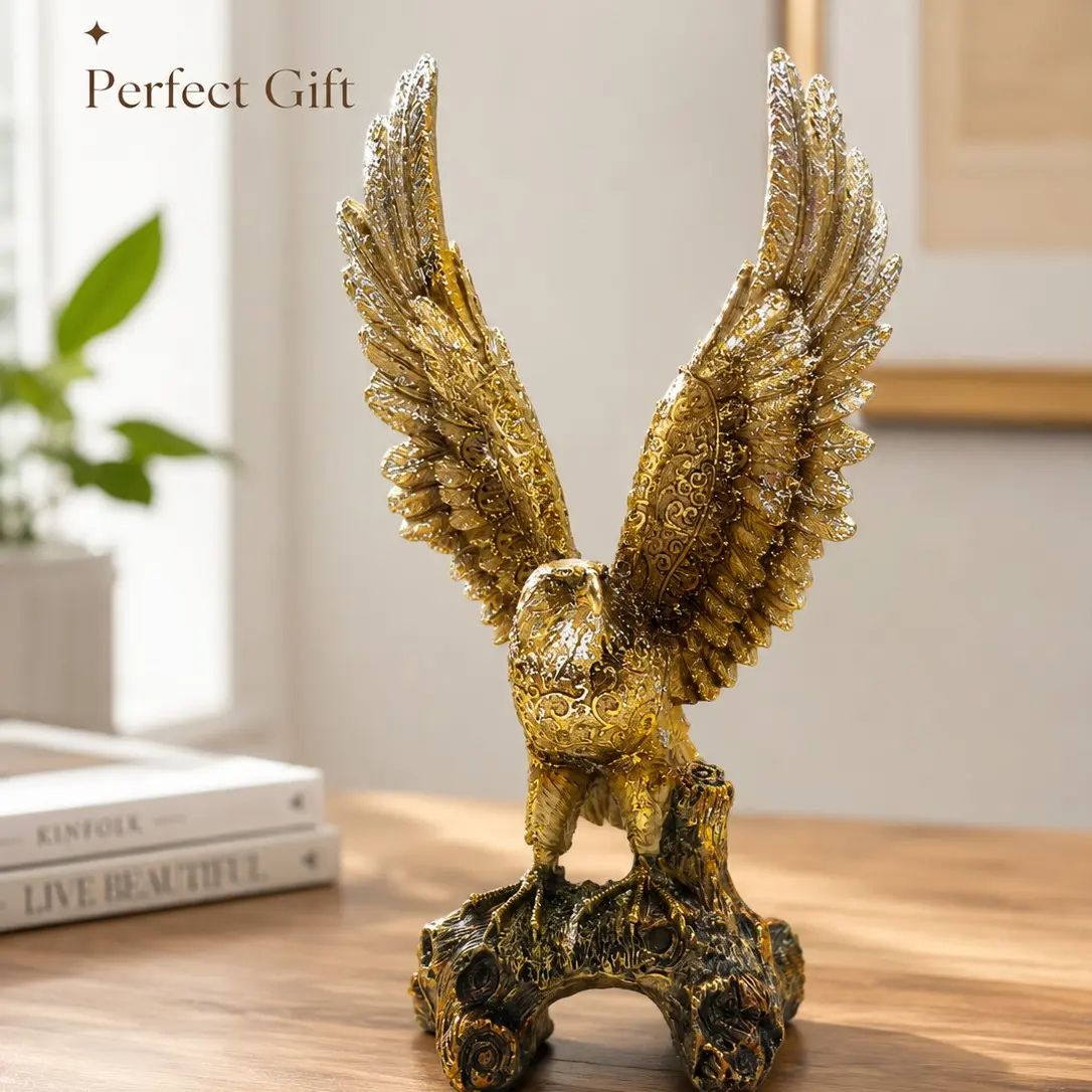 Copper Color Eagle Statue Decoration, Resin Winged Hawk Ornament, Tree Stump Base, Powerful American Eagle Sculpture, Living Room Office Desk Decor, Decorative Ornaments