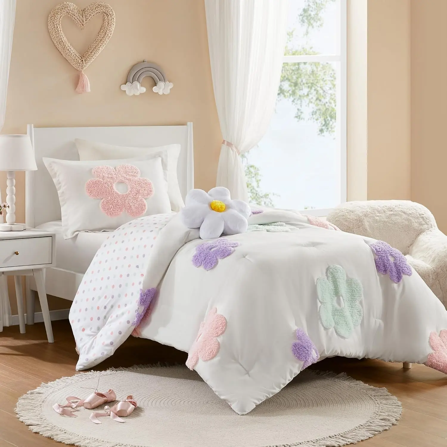 Intelligent Design Kids Twin Comforter Set for Girls, Tufted Chenille Floral Comforter Set Twin, Lightweight Polka Dot Comforter Reversible Bed Set, Sham, Pillow, Twin White/Purple 3 Piece