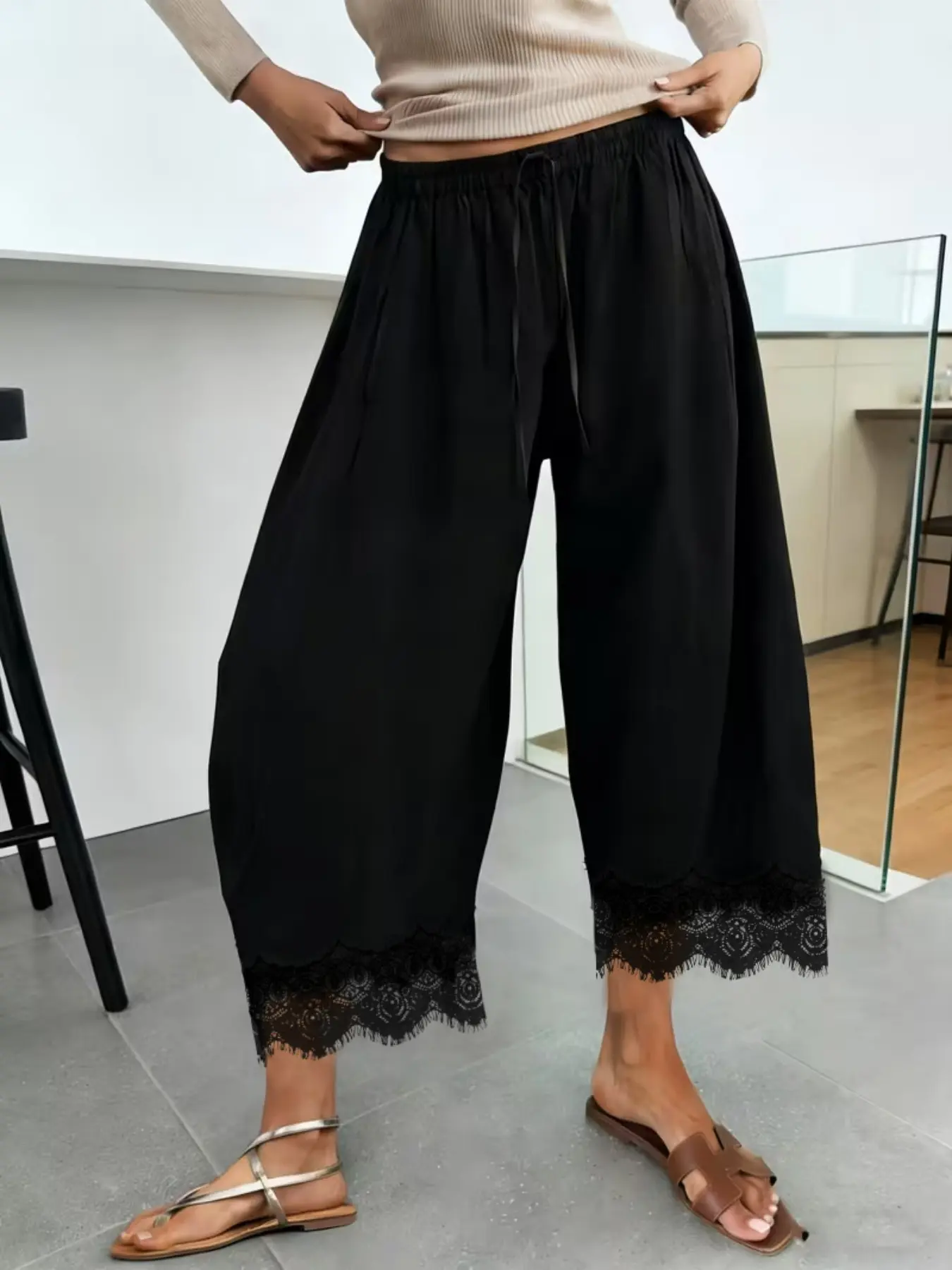 Summer New Lazy Style Flowy Wide Leg Pants, Lace Hem Design High Waist Loose Slimming Nine-Inch Pants, Holiday Vacation Casual Women's Lantern Pants