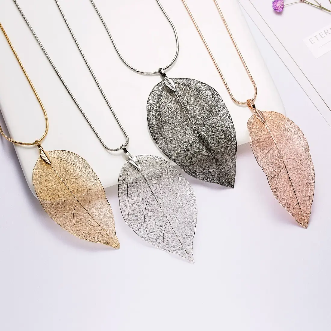 Gold Leaf Pendant Necklace for Women's Fashion, Minimalist Leaf Shape Long Chain & Link Jewelry, Casual Versatile Statement Piece, Daily, Elegant, Female, Stainless Steel Jewelry