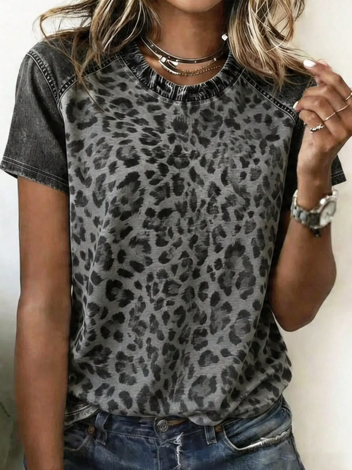 Women's Summer Casual Oversized Loose Aesthetic Round Neck T-Shirt, Streetwear, Vintage Leopard, Color-Blocked Retro Leopard-Print, Denim-Style Print, Shoulder Design, Perfect for Everyday Wear and Vacations