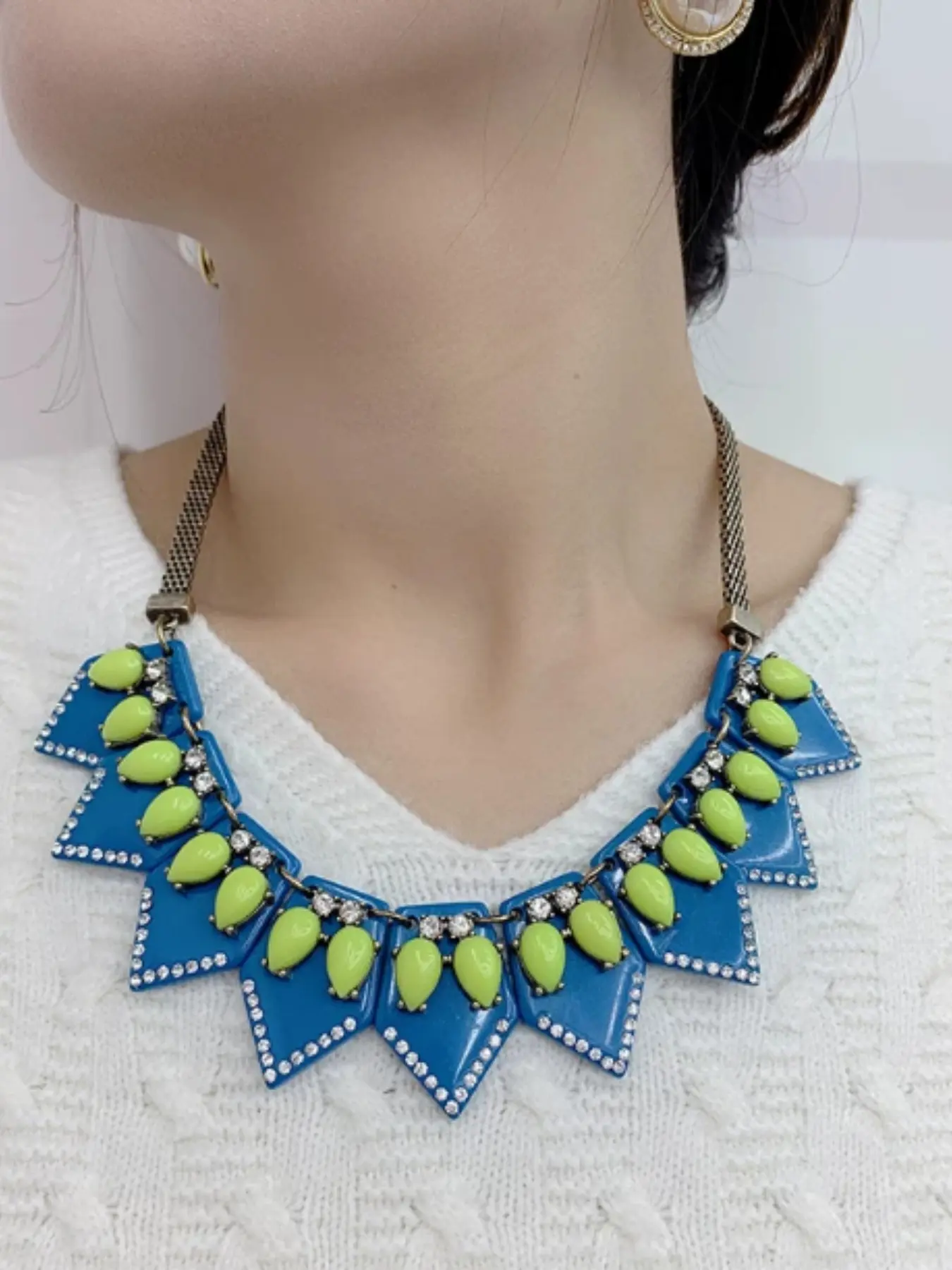 1Pc Statement Bib Necklace for Women, Blue Geometric Collar with Neon Green Teardrop Stones, Vintage Bronze Chain, Crystal Accent Fashion Jewelry, Necklace Pendant Jewelry