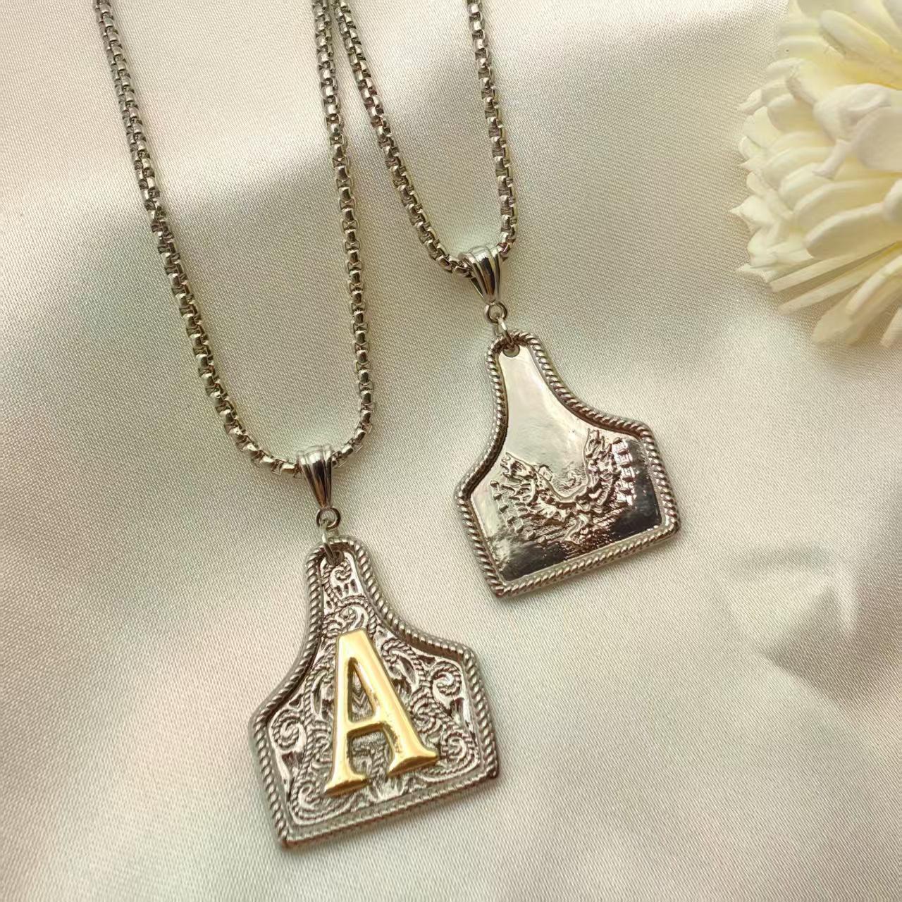 New trendy luxury 26-letter western cowboy necklace, copper-plated with real gold, long-lasting and classic, high-end jewelry.