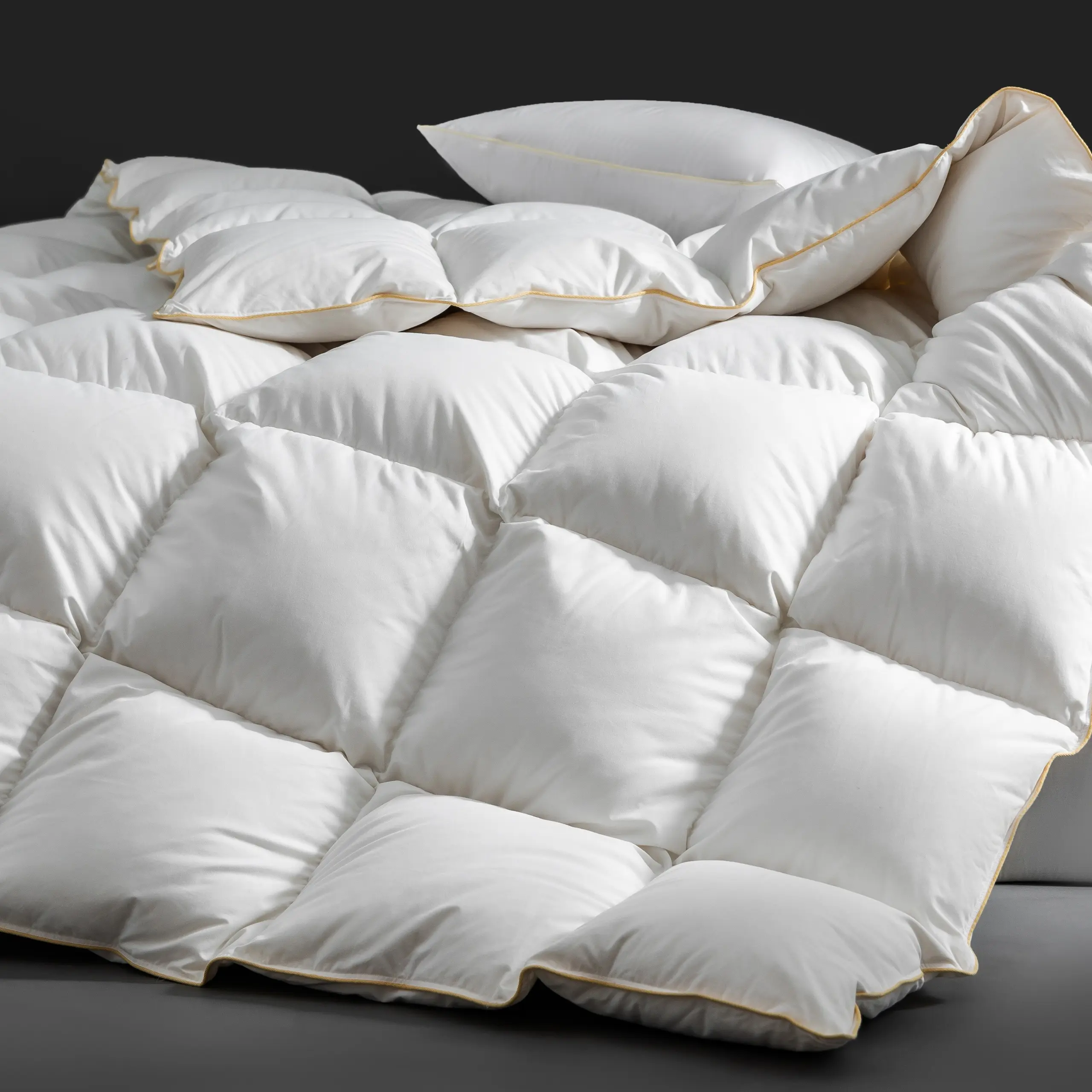 Goose Down Comforter for Summer & All Seasons, Available in Twin/Queen/King/Oversized/California King, Ultra Soft Silent Down Insert, Cotton Quilted, Fluffy Breathable Warm Bedding