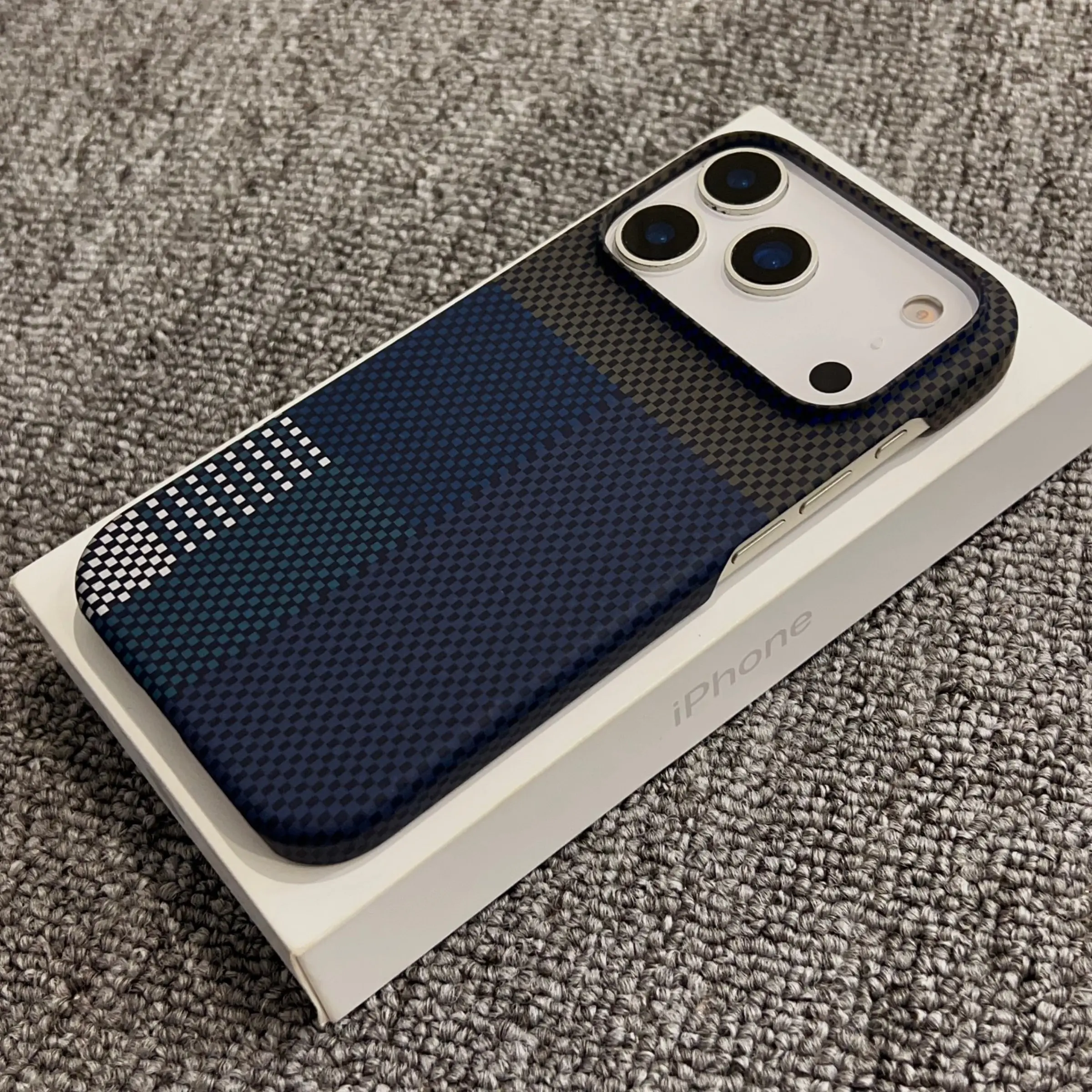 Magnetic Kevlar Carbon Fiber Case for iPhone 17 Pro Max, Matte Finish Protective Cover, Compatible with iPhone 17/16/15/14/13/12 Pro Max