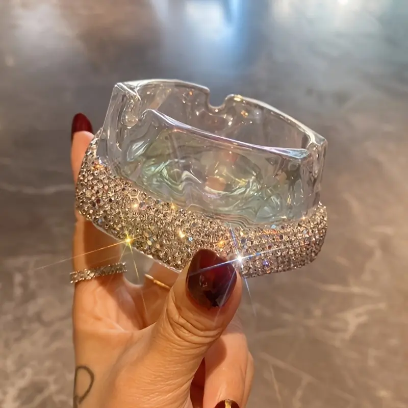 Elegant Ashtray with Hand-Embedded Diamonds 1pc, High Aesthetic Modern Decor Home Living Room Ashtray, Office Smoke Disc Prevents Flying Ashes, Boujee Home Accessories