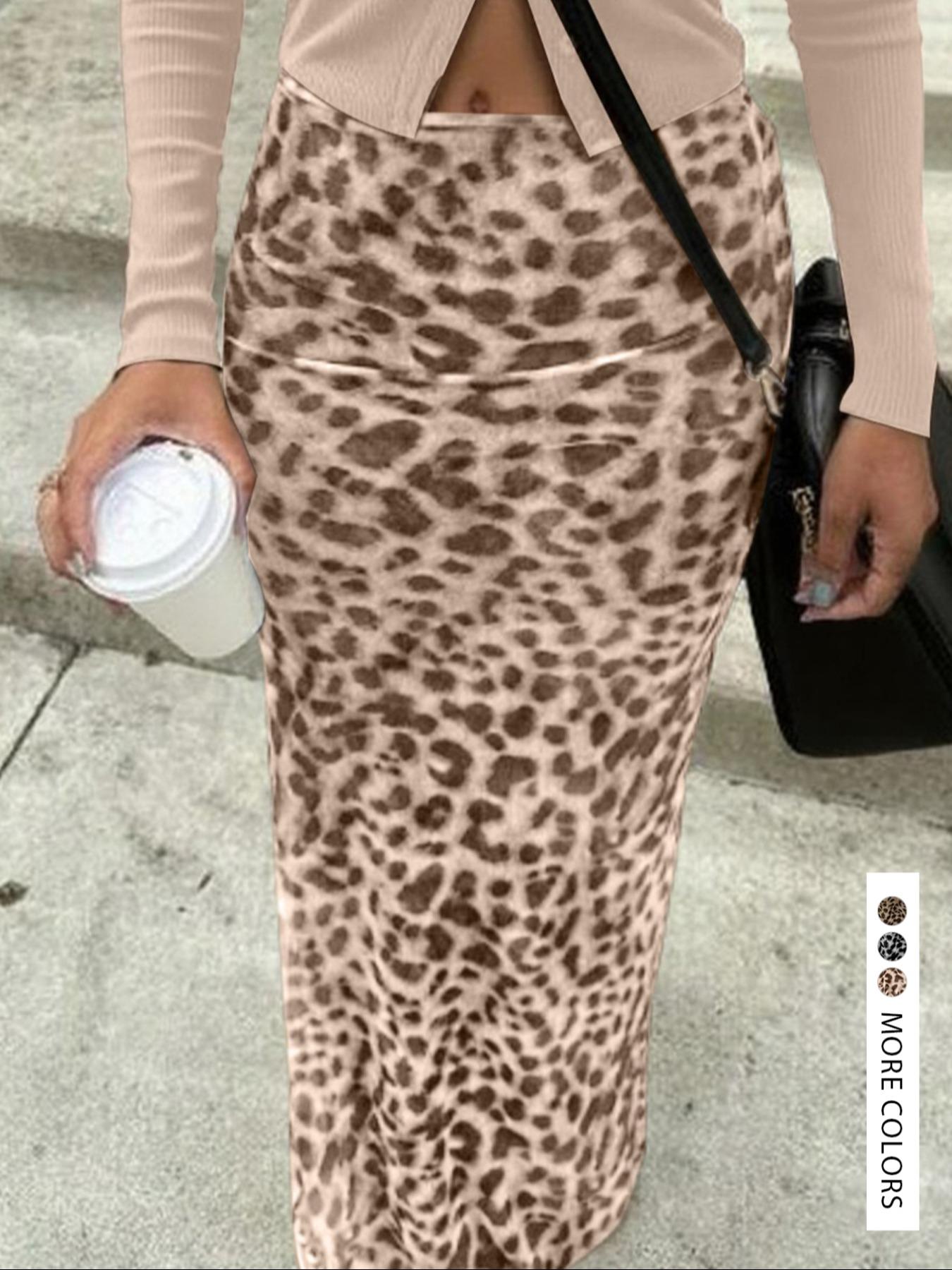 【LovelyWholesale】Women's Leopard Print High Slit Fitted Skirt, Stylish and Trendy Design for Casual or Night Out, Perfect for Summer Fashion， Perfect for All Seasons