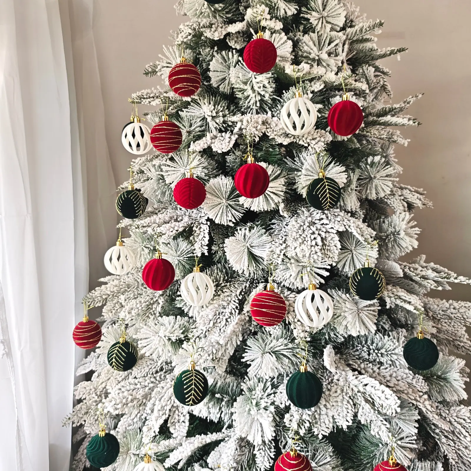 30pcs 6cm Velvet Flocked Christmas Ball Ornaments, Shatterproof Plastic Baubles, Assorted Texture Xmas Tree Decor for Holidays, Plastic Hanging Decorations