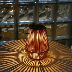 Solar Retro Lantern, Outdoor Garden Decorative Light, Handheld Hanging Lamp, Lawn Patio Atmosphere Light, Rechargeable Design