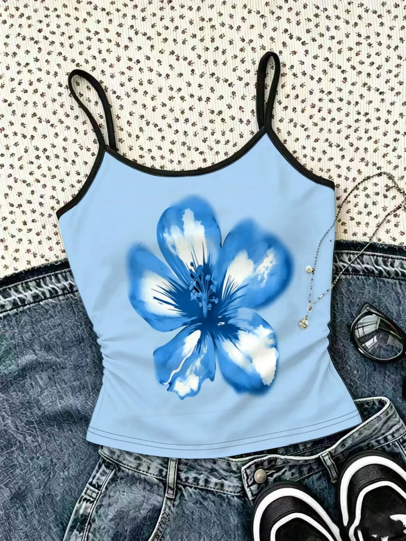 1 Piece Kid Girls Sleeveless Watercolor Blue Hibiscus Flower Print Camisole, Black Edge Adjustable Strap Ruched Slim Fit Crop Tank Tops, Fresh Tropical Casual Summer Clothes for 8-16Y Girls Daily & Seaside Wear Clothing