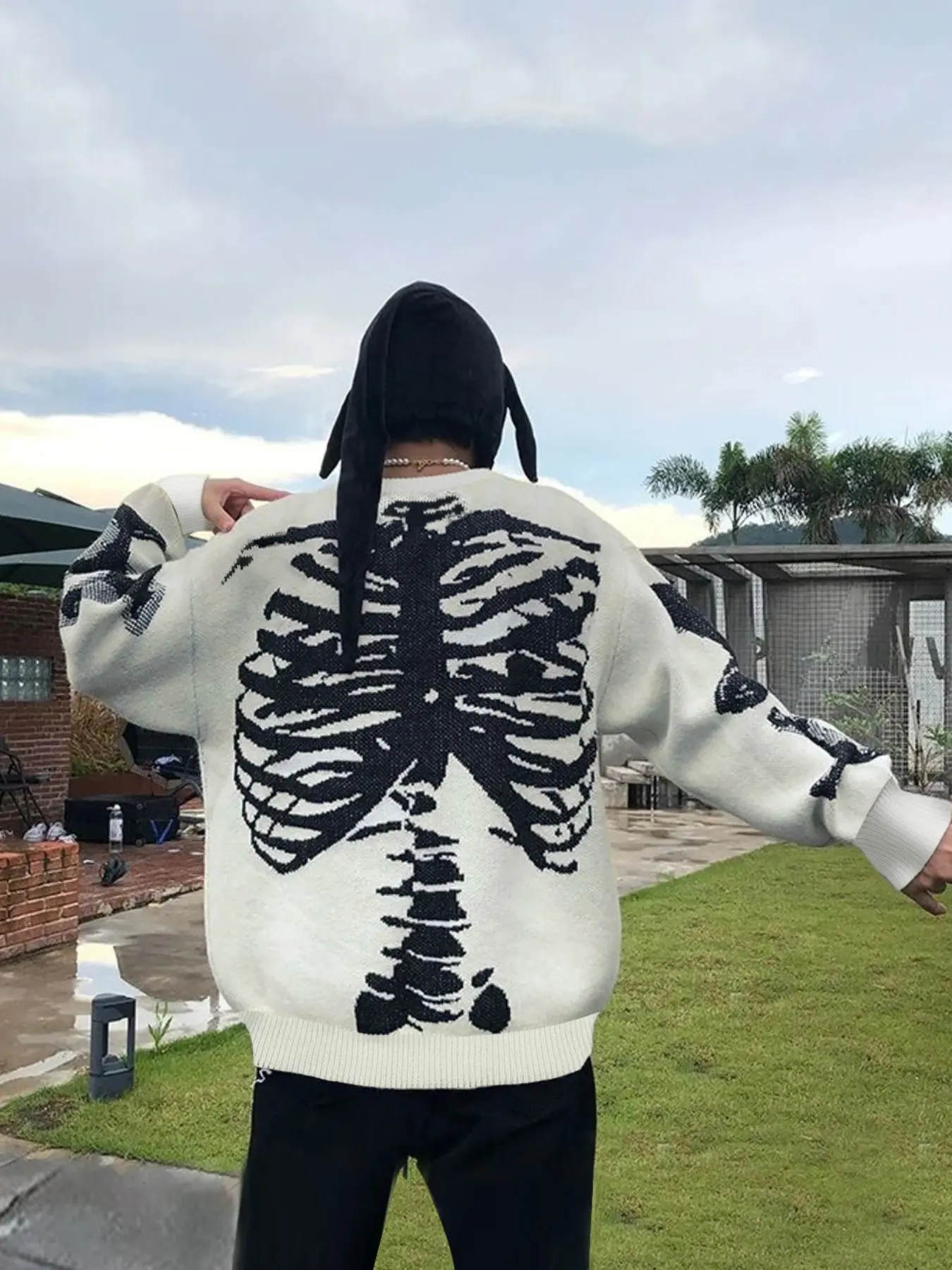 Vintage Halloween Skull Pattern Knit Loose-Fit Sweater, Skeleton Back Design Long Sleeve Top, Casual Plain Style Unlined Pullover