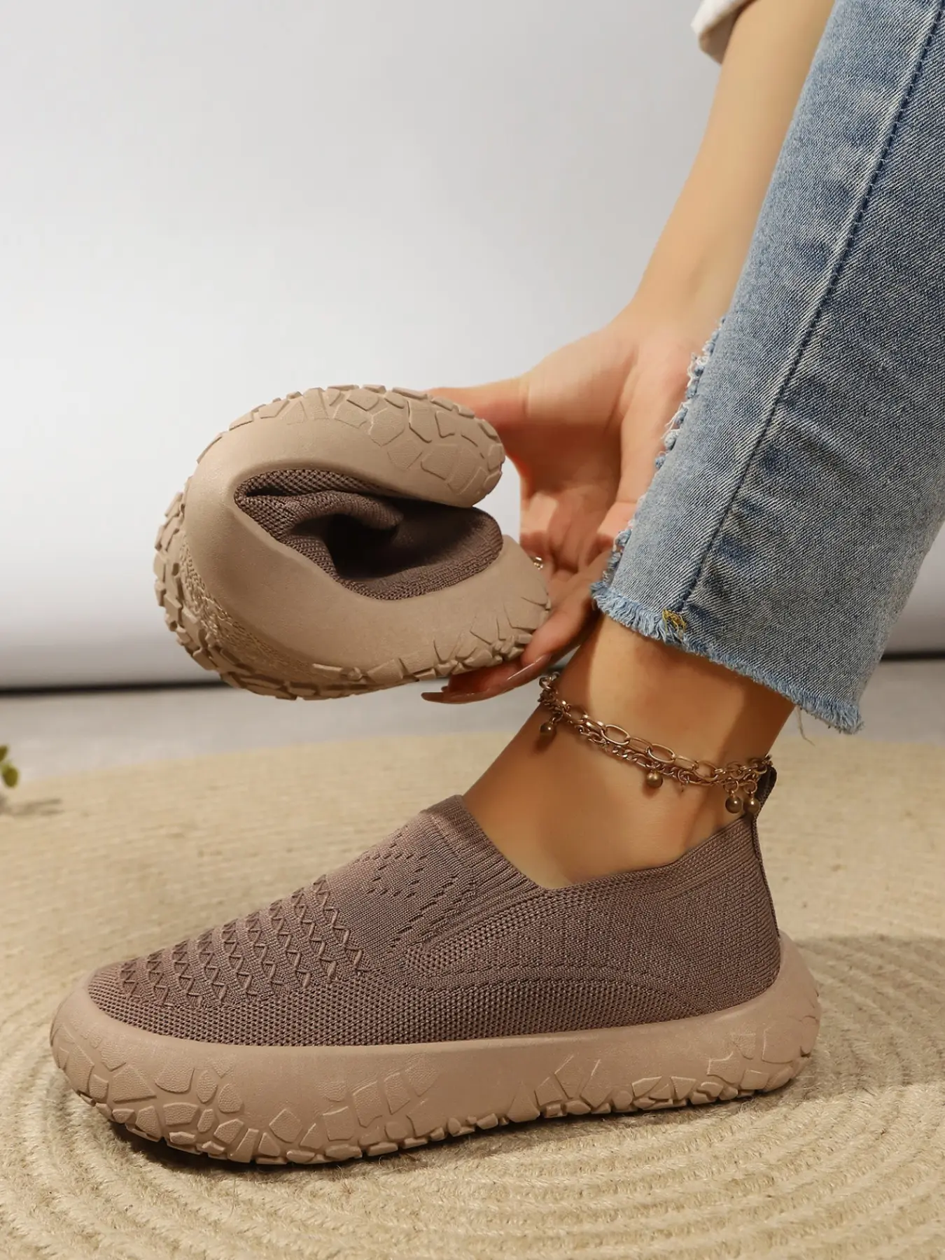 Large Size Lightweight Casual Shoes, Elastic Flyknit Upper, Durable Rubber Sole, Comfortable Slip-On Women's Shoes for Home and Outdoors