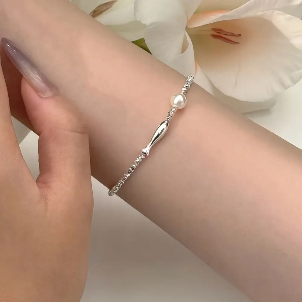 1 piece of sweet little fish charm bracelet, charming hand accessory, everyday aesthetic jewelry, luxurious-looking wrist ornament, trendy fashion accessory