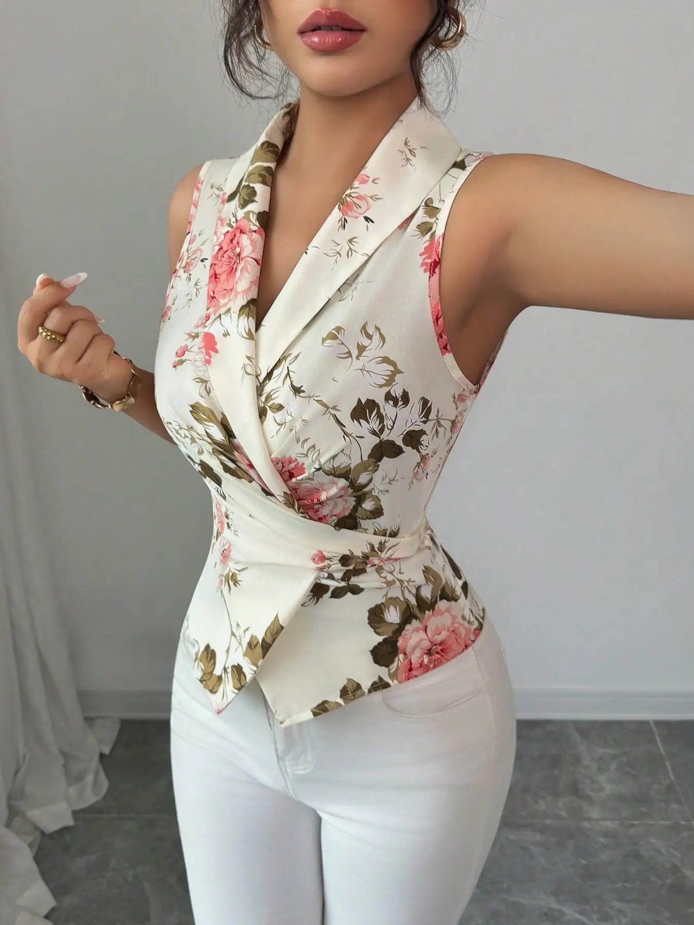 Summer New Sleeveless V Neck Tie Waist Butterfly Knot Boho Floral Print Elegant Romantic Women's Blouse Shirt, Slim Fit, Perfect for Travel and Holidays