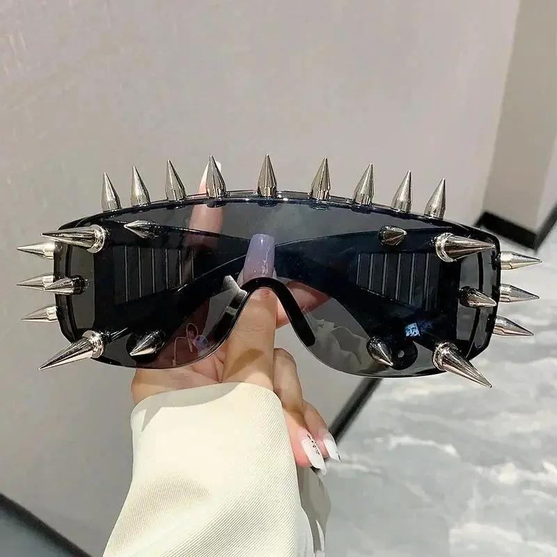 XUH Cyberpunk Demon Metal Rivet Unisex Sunglasses - Nylon TR90 Gothic Men's Eyewear Fashion, Futuristic Stylish Shades, Men's Accessories, Steampunk Party Props for Halloween Role Play & Daily Wear, Goth, Adult, Single Pair, Gothic Look