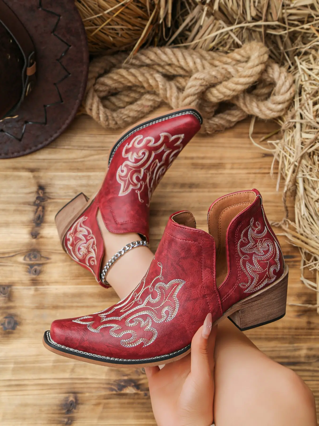 Vintage Western Style Embroidered Ankle Boots, Cowboy Ankle Boots, Distressed Texture Hollow Out V-Neck Thick Heel, Outdoor Vacation Versatile Women's Jeans Ankle Boots