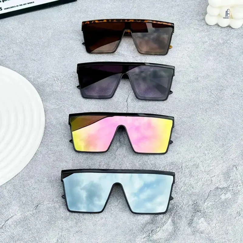 4-Pieces Trending Fashion Punk Oversized Polarized Sunglasses, Large Frame Festival Eyewear for Female & Friends with UV Protection, Lightweight Comfort Sports Shades for Everyday Use, Punk Style, Fashionable, Outdoor Activities