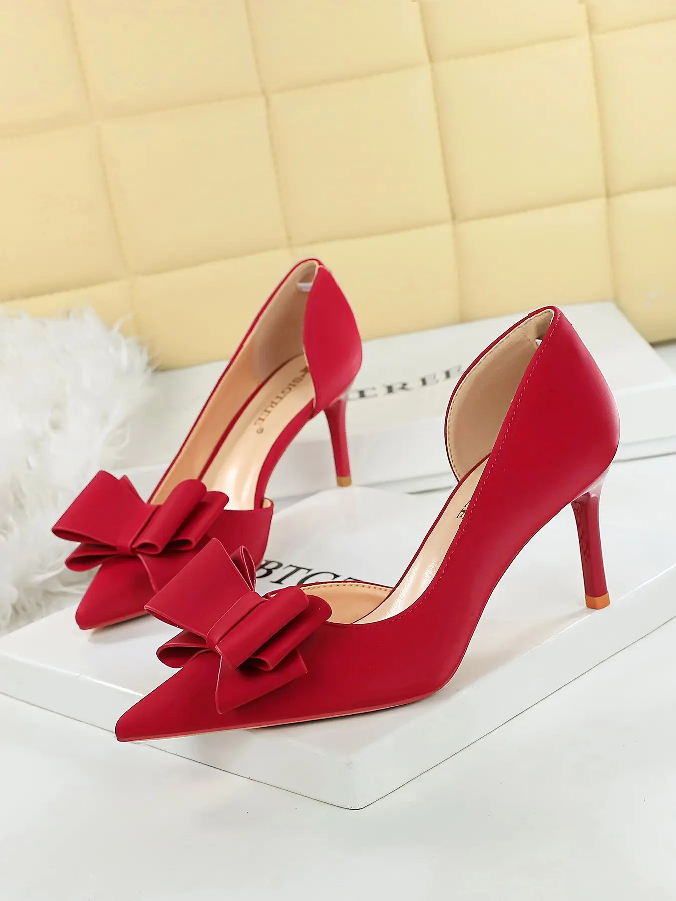 French Style Three-Layer Bow Fashion Women's Shoes, Pointed Toe Low Heel Satin Side Cutout Single Shoe, Elegant, Stylish and Fresh Design