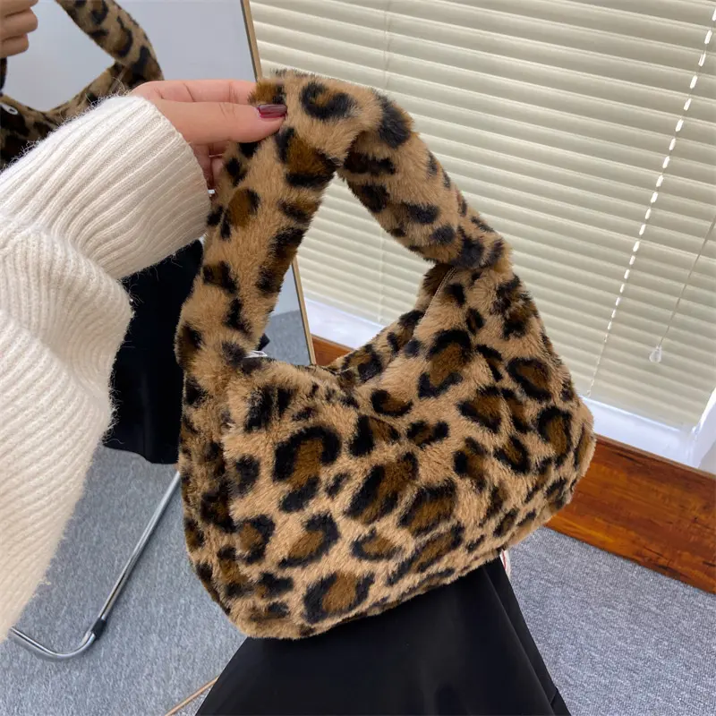 Fuzzy Shoulder Bag for Women, Cute Faux Fur Mini Handbag with Animal Print Design, Y2K Aesthetic Purse with Soft Plush Texture, Trendy Small Crossbody Bag for Girls, Daily Outfits, Shopping and Travel