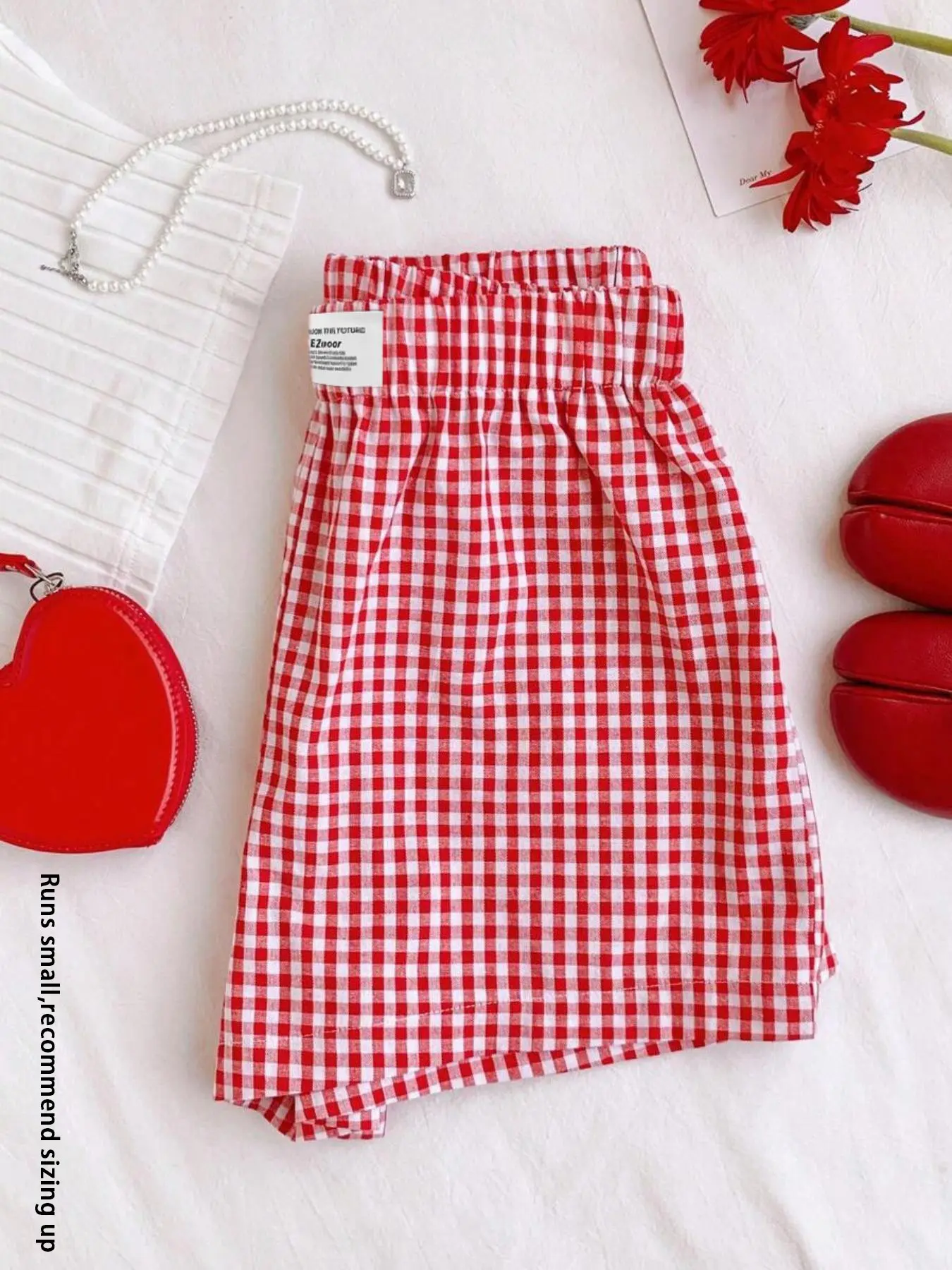 Comfortable Fit Elastic-Waist Gingham Shorts for Everyday Wear, Suitable for Spring and Summer