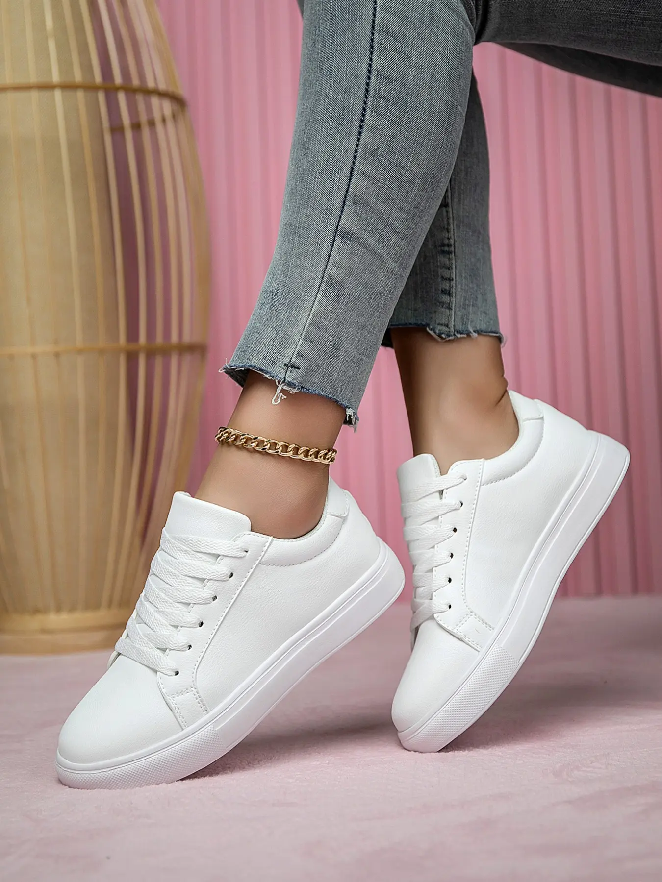 Women's Classic Fashion Lace-Up Casual Board Shoes, Lightweight Flat Sole, Daily Commute Versatile Women's Sneakers, Comfortable and Stylish
