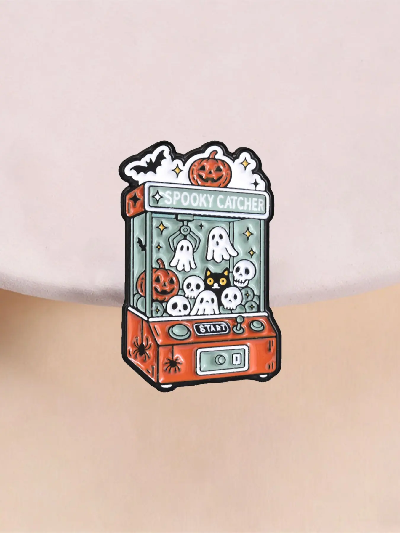 Retro Halloween Claw Machine Enamel Pin, Ghost Pumpkin Cat Arcade Metal Brooch, Holiday Gift for Vintage Lovers, Unique Collectible Accessory