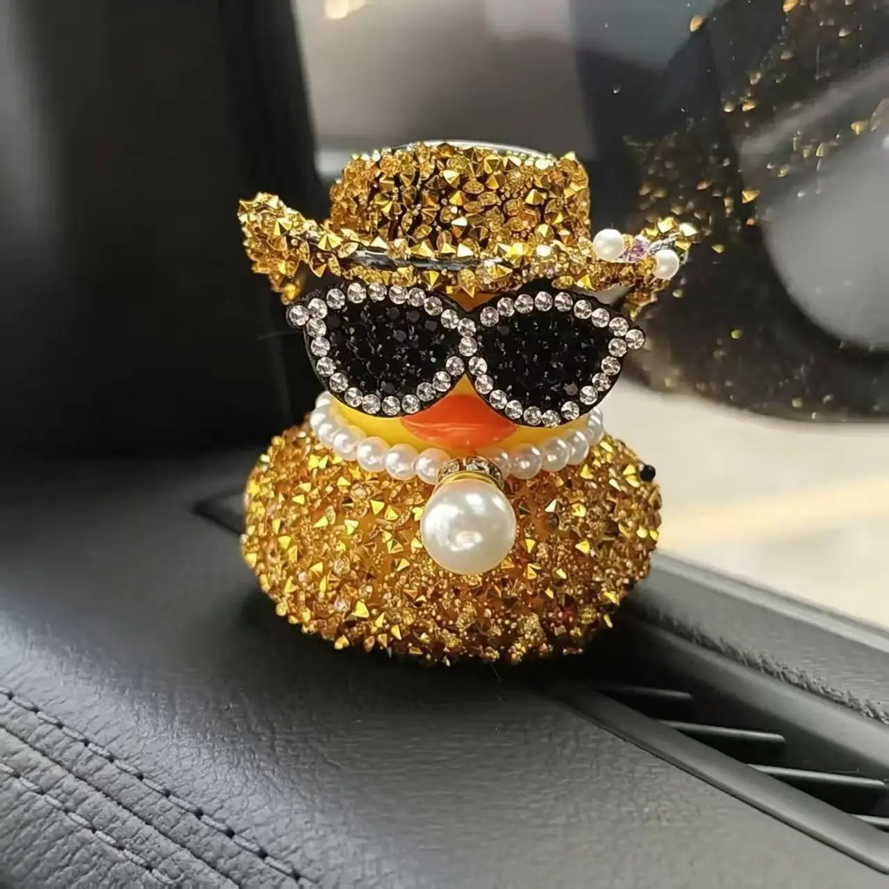 Luxury Rhinestone Duck Car Ornament, Shiny Pearl Dashboard Decor, Car Dashboard Decorations, Unique Car Interior Accessory, Ideal Gift for Friends