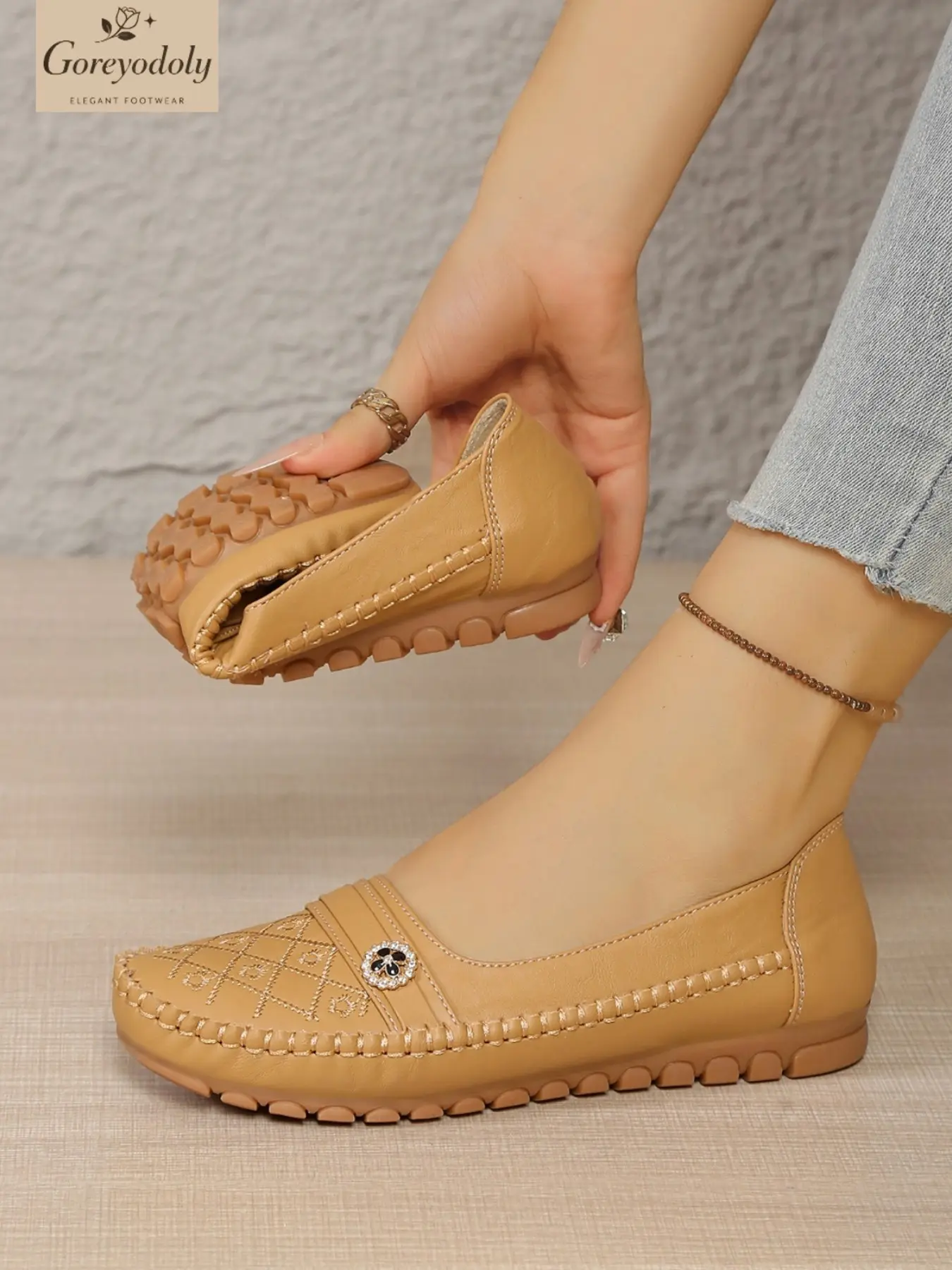 Goreyodoly women loafers quilted pattern slip on flats Casual Flat Footwear soft leather lightweight breathable casual walking shoes non slip sole comfort shoes elegant daily commuting shopping travel home wear flat shoes versatile gift for women