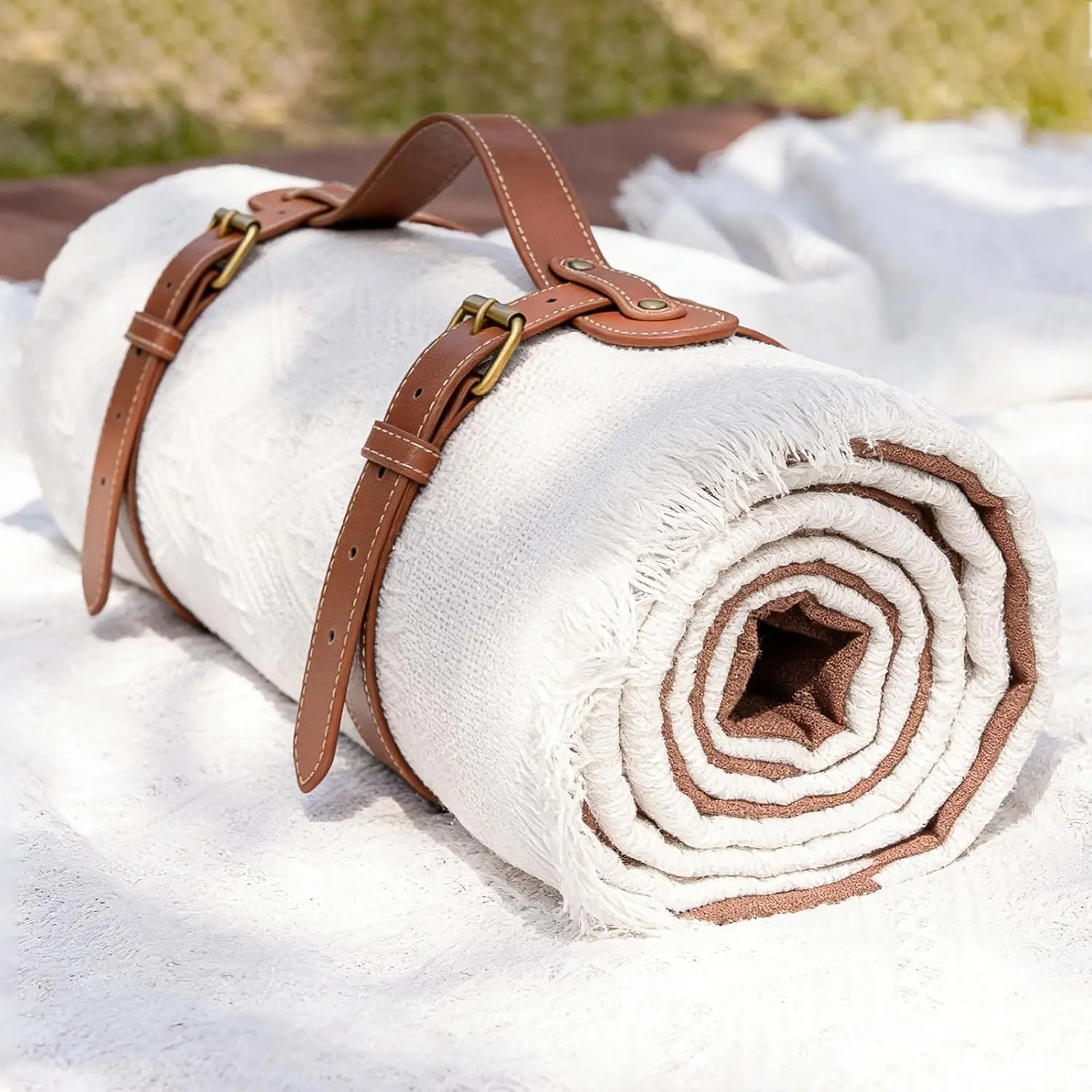 Extra Large 2-in-1 Waterproof Outdoor Blanket Portable Foldable Mat Ideal for Beach Camping Park Use