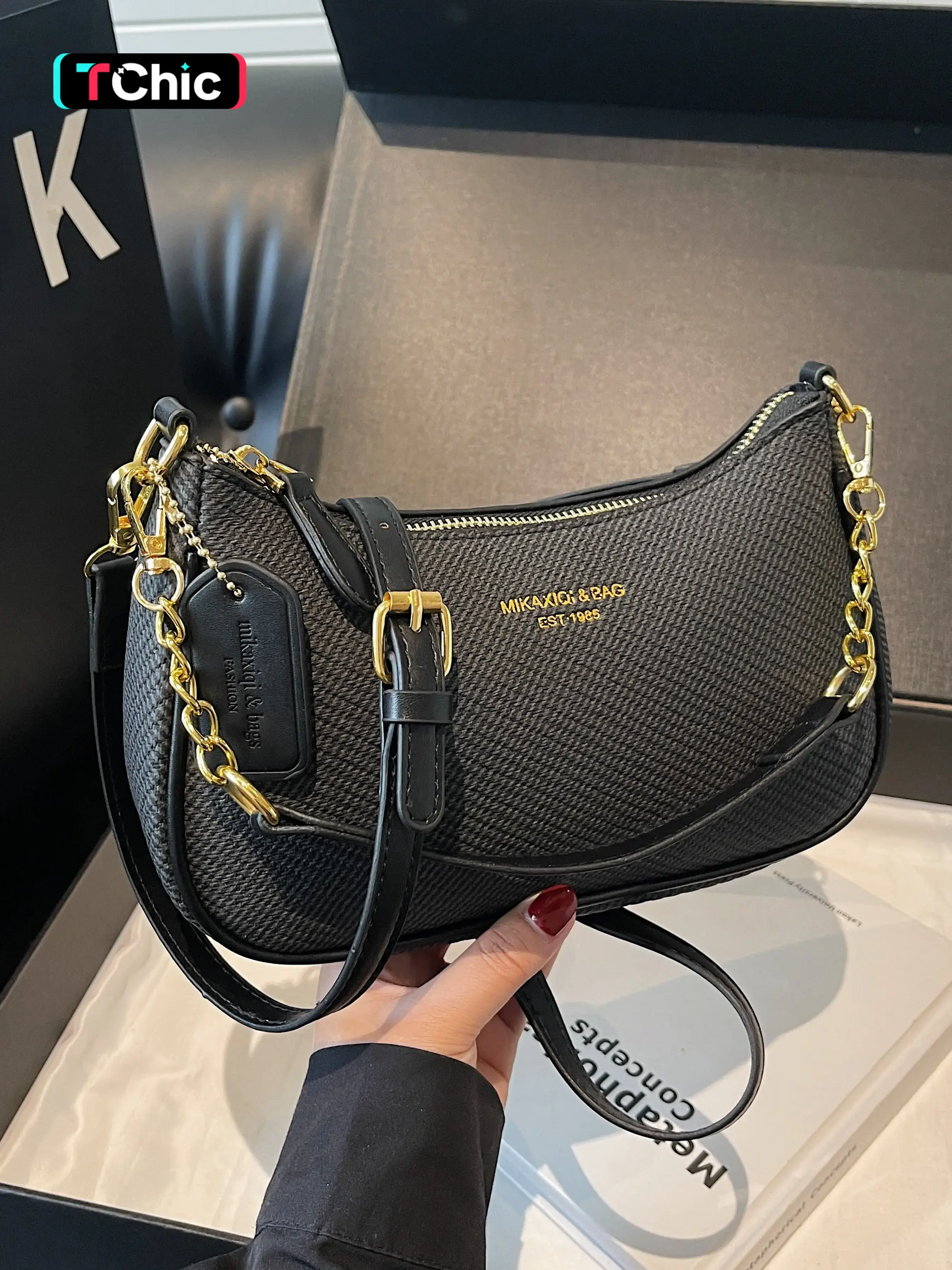 Women's Chain Strap Baguette Bag, Everyday Crossbody Bag, Casual Solid Color Stylish Chain Crossbody Shoulder Bag for Daily Use, Daily Commuting Bags, Crossbody Purses