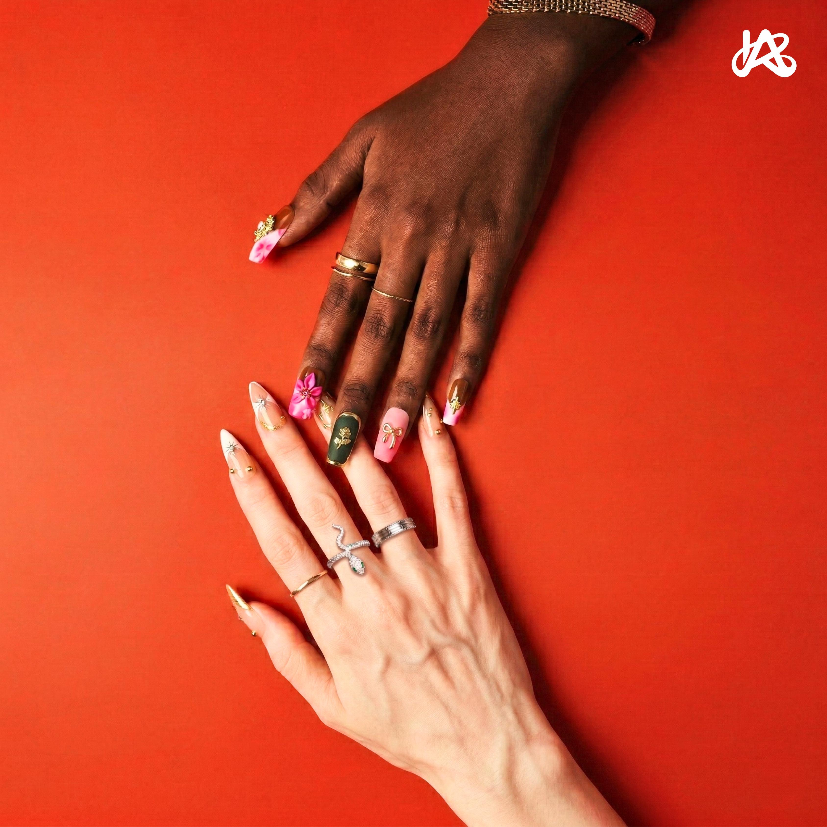 Short Almond Nails - Nail Tip Series.Featuring a unique silhouette, this collection of pre-designed acrylic false nails showcases a stylish and avant-garde color palette.Requiring no filing or shaping, they are the ideal choice for at-home DIY manicures