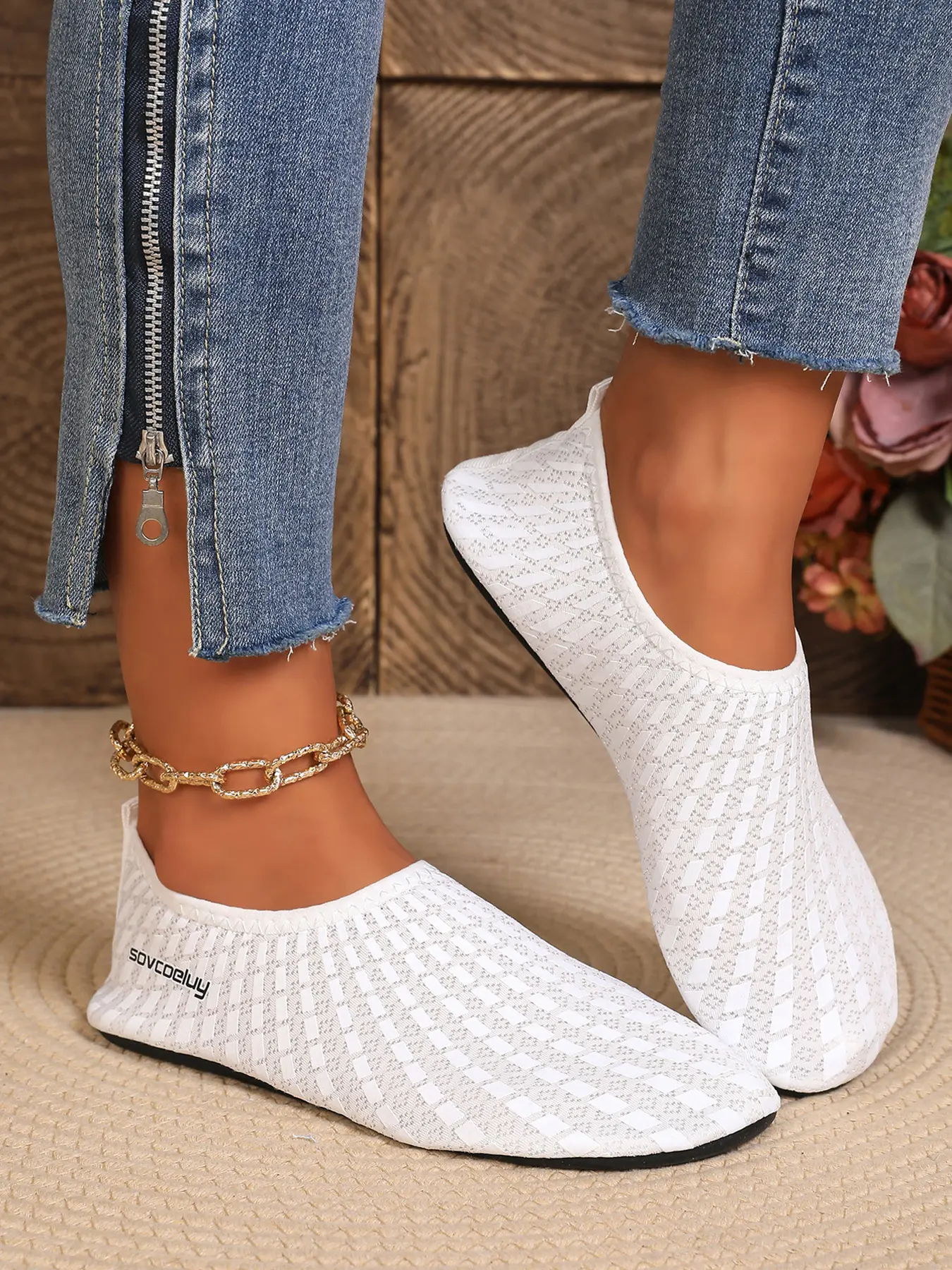 New Quick-Dry Beach Sandals for Women, Unisex Lightweight Mesh Slip-On Shoes, Soft Sole, Multiple Colors, Versatile for Various Activities