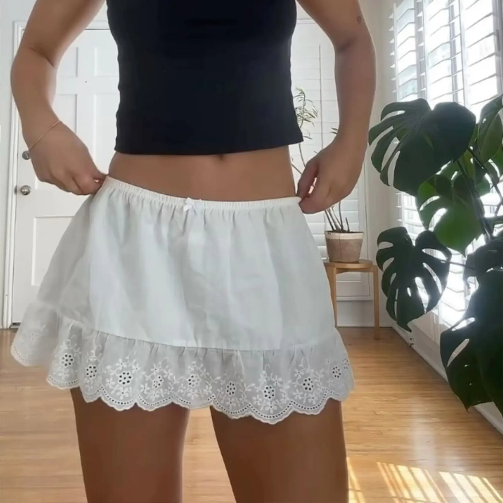 Women's Summer Mini Skirts White Floral Eyelet Hem Skirt for Daily, Travel, Parties