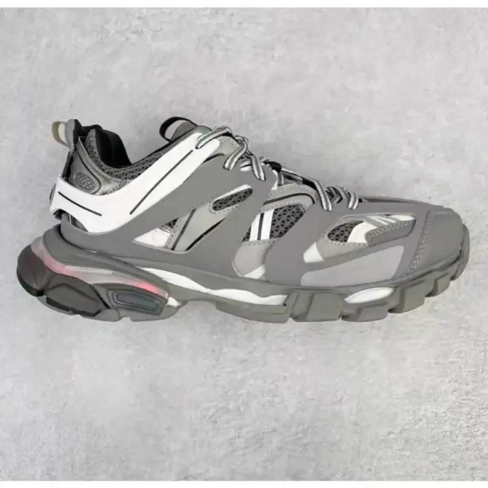 Chunky Sneakers for Men & Women, Unisex Casual Walking Shoes with a Shock-Absorbing LED Light-Up Sole and Breathable Mesh, Sports Shoes, Footwear, Synthetic, Shock Absorbent, Mesh Upper