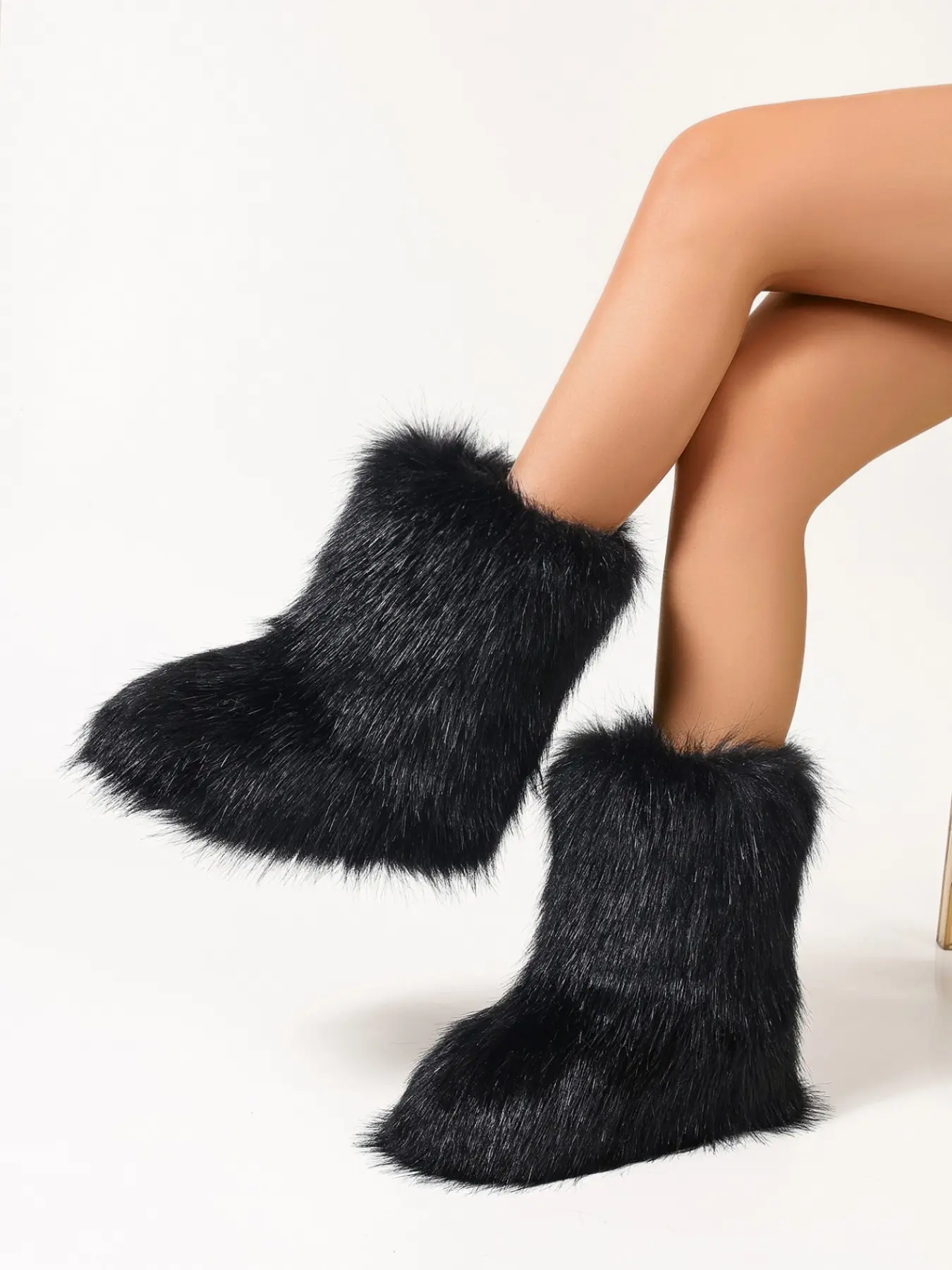 Shaggy boots 2000s Women's Ombre Faux Fur Design Snow Boots, Casual Warm Boots for Winter, Female All-match Round Toe Boots for Daily Wear  shaggy boots Black Furry Boots