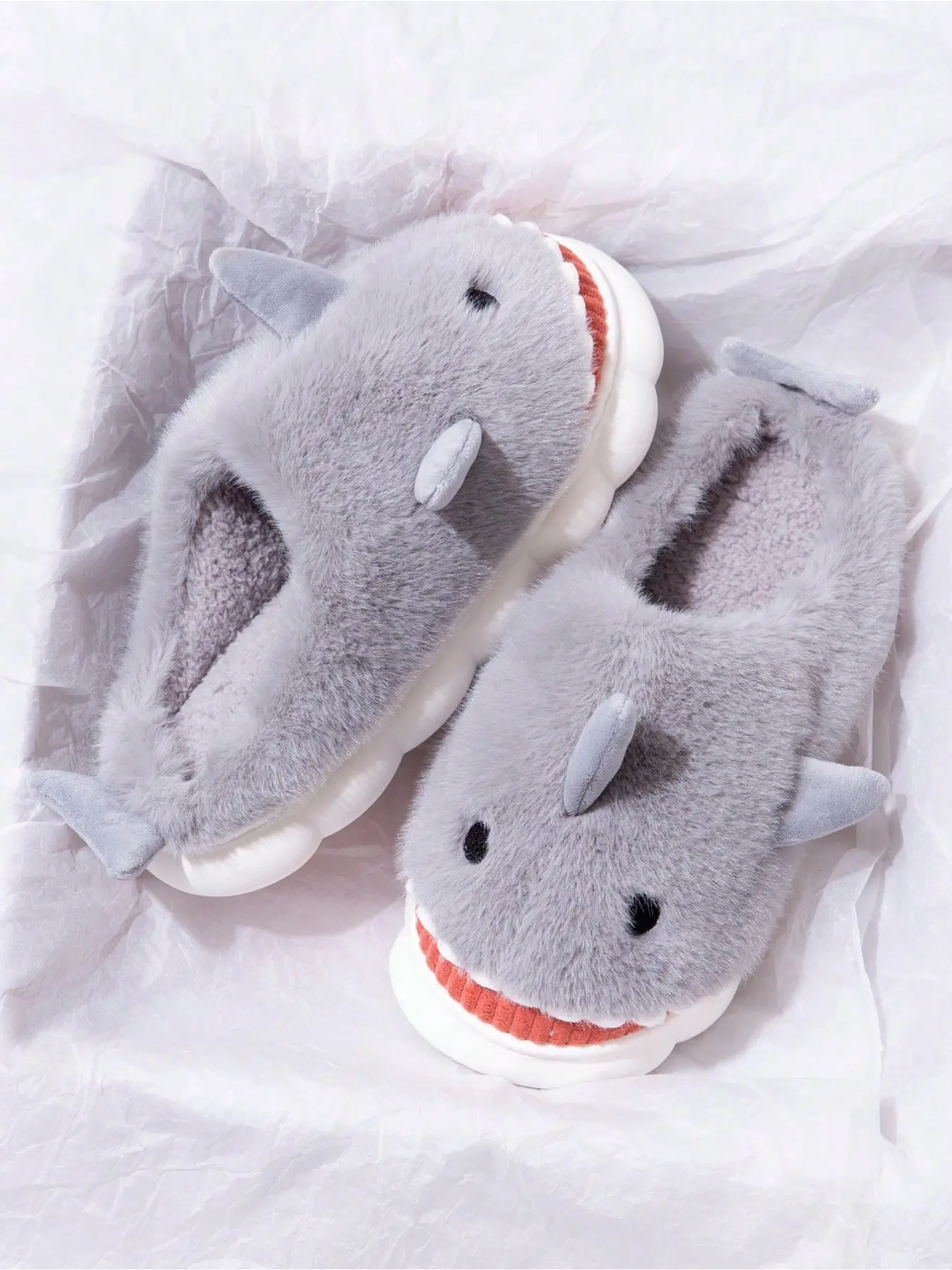 2026 Winter New Women's Creative 3D Shark Plush Cotton Slippers Soft and Warm Home Indoor Slippers Fun Cartoon Shark Couple Winter Baotou Women's Shoes