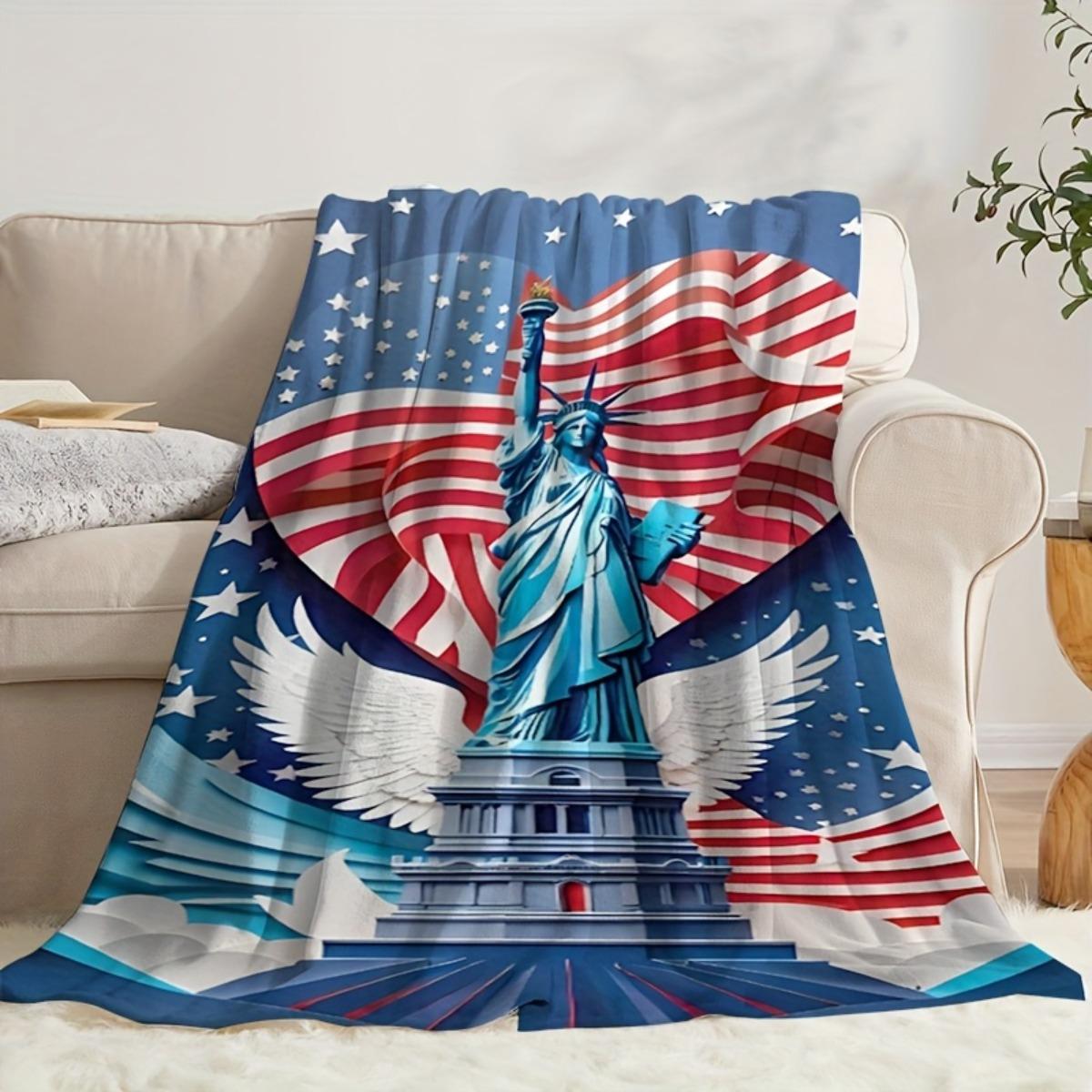 1pc Statue of Liberty Flannel Blanket - Vintage Patriotic Design with American Flag & Stars, All-Season Soft Warmth for Home, Camping, Travel - Multi-Use Sofa Throw, Nap Blanket, Gift for Family & Friends