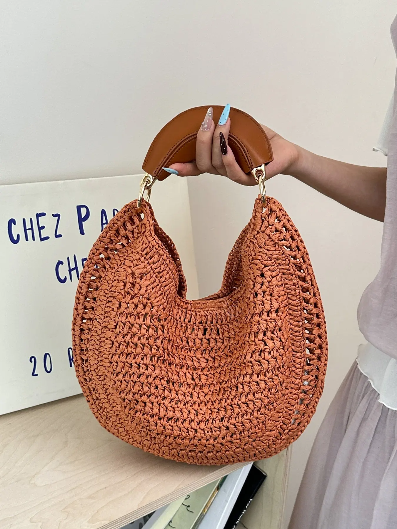 1pc Ladies' vacation style hand woven grass woven bag, leather handle summer relaxed Casual Trendy Handbag, large capacity suitable for outdoor wear, Bohemian Straw Bag, Bags with Handles, Boho Handbag