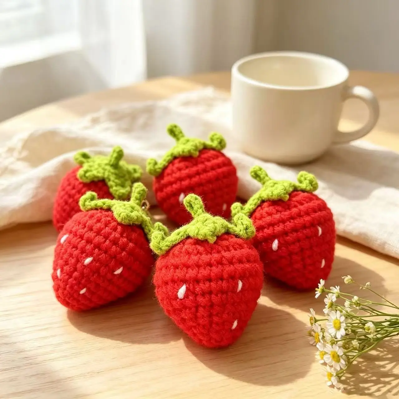 10 Pcs Handmade Knitted Strawberry Ornaments, Strawberries Keychains, DIY Craft Decorations, Perfect for Holidays & Gifts