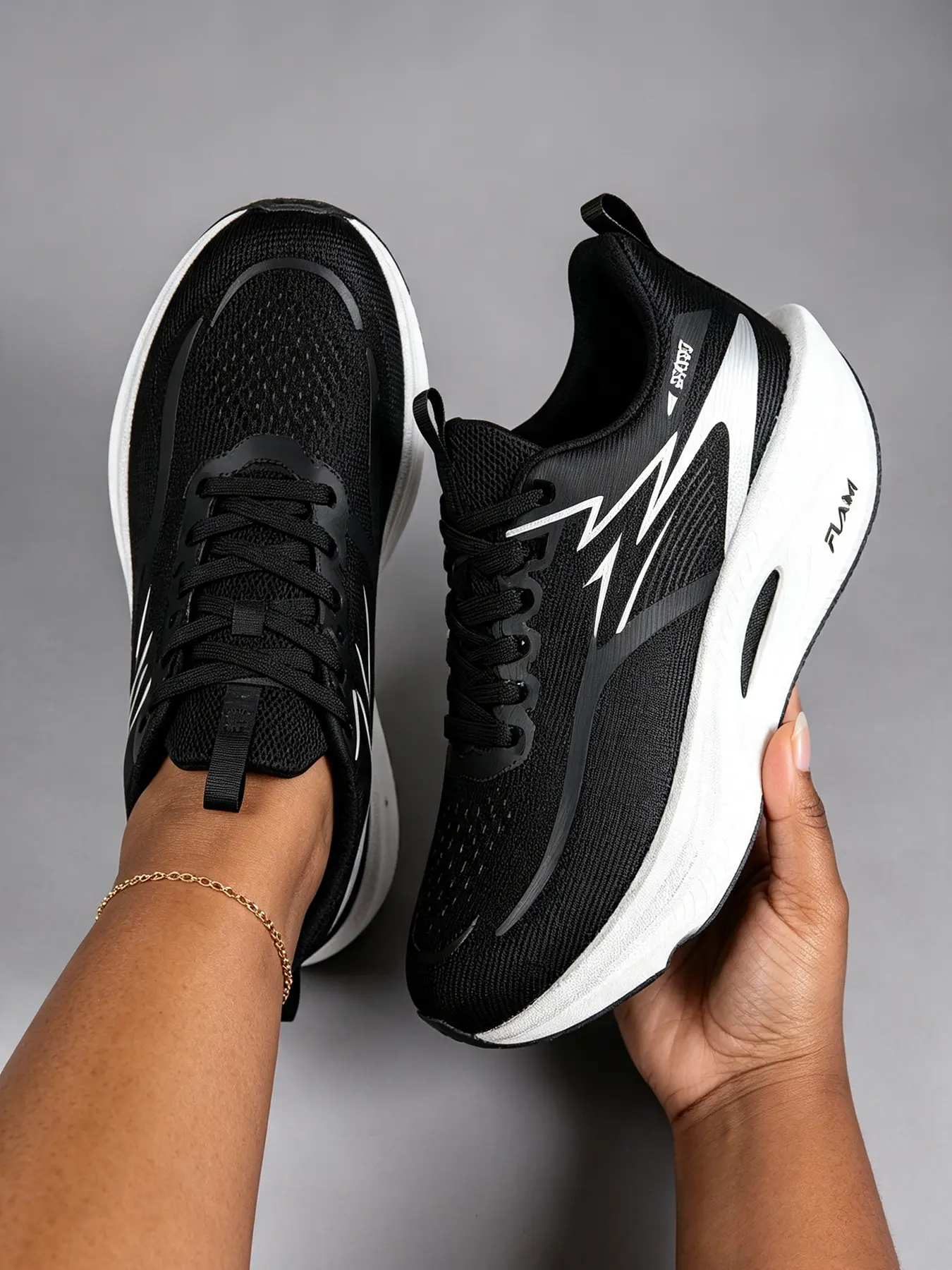 Unisex Couple Sports Running Sneakers, Multi-color 3D Streamlined Shape, Airy Perforated Breathable Upper, Flexible Midsole & Deep-tread Anti-slip Wear-resistant Sole, For Training, Jogging, Commute & Daily Fitness Sizes 36-45