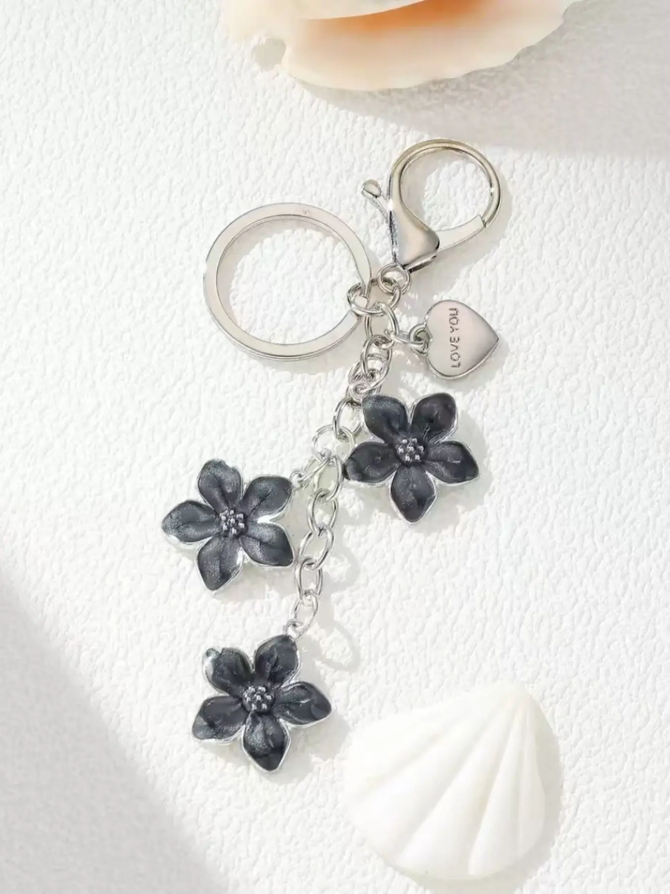 Minimalist Flower Keychain, Elegant Silver Color Bag Charm, Multi-Color Floral Pendant with Love Heart Tag, Versatile Key Accessory Gift for Women