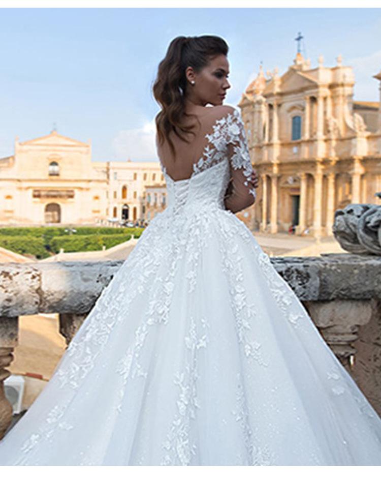 2026 New Style Large Train Wedding Dress, Retro and Sexy Tulle Long-Sleeve Wedding Dress