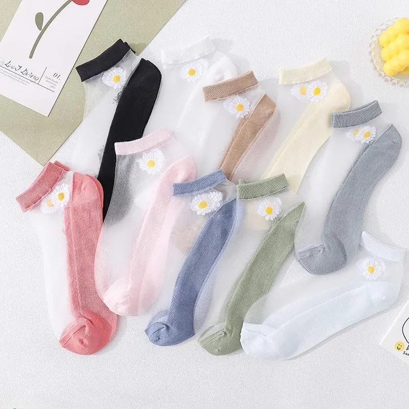 Women’s 10Pcs Daisy Floral Embroidery Ankle Socks, Breathable Thin Summer Pastel Tone Polyester-Spandex Stretch Apparel with Elastic Ribbed Cuffs, Cute Fashion Girls’ Casual Style Socks for Sneakers/Dress Shoes, Sentimental Birthday Holiday Gift